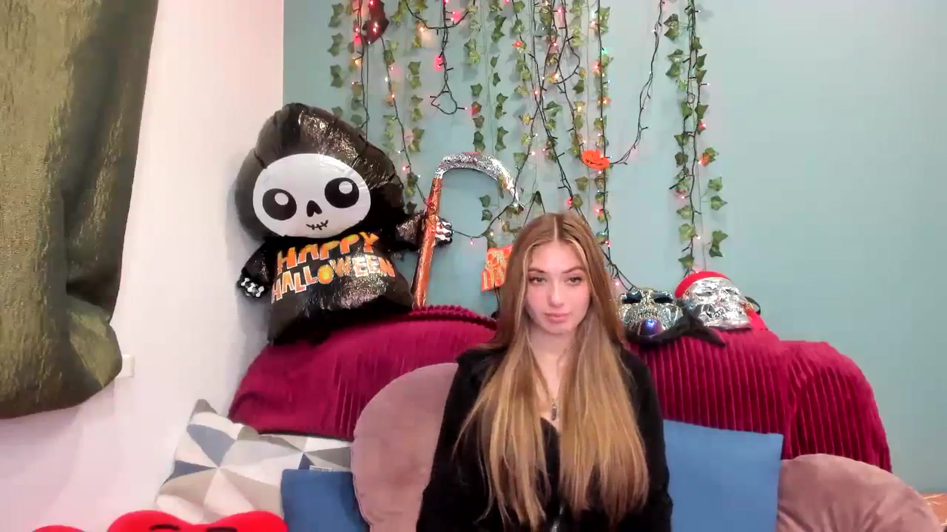 Gallery image thumbnail from Klorisse's myfreecams stream on, 10/29/2023, 12:42 image 14 of 20
