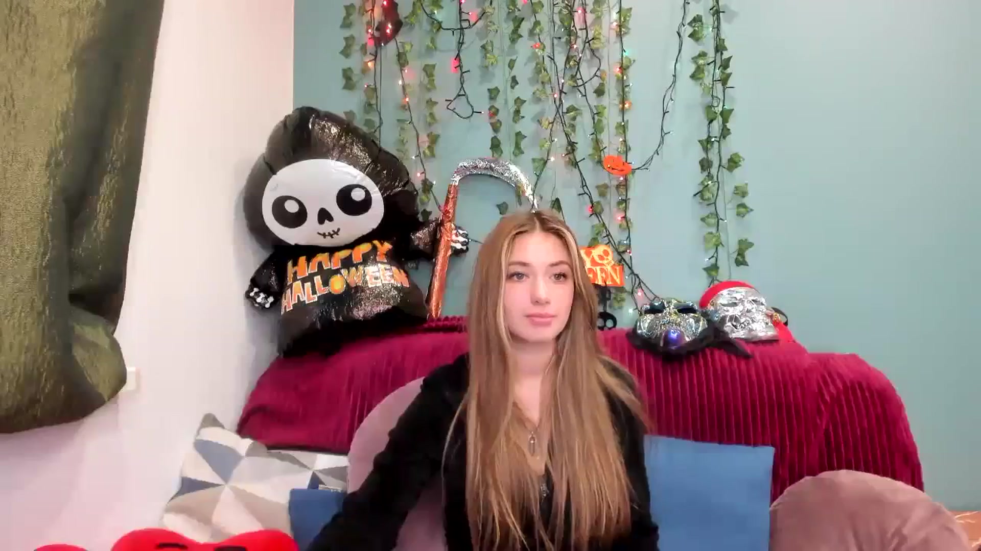 Gallery image thumbnail from Klorisse's myfreecams stream on, 10/29/2023, 12:42 image 4 of 20