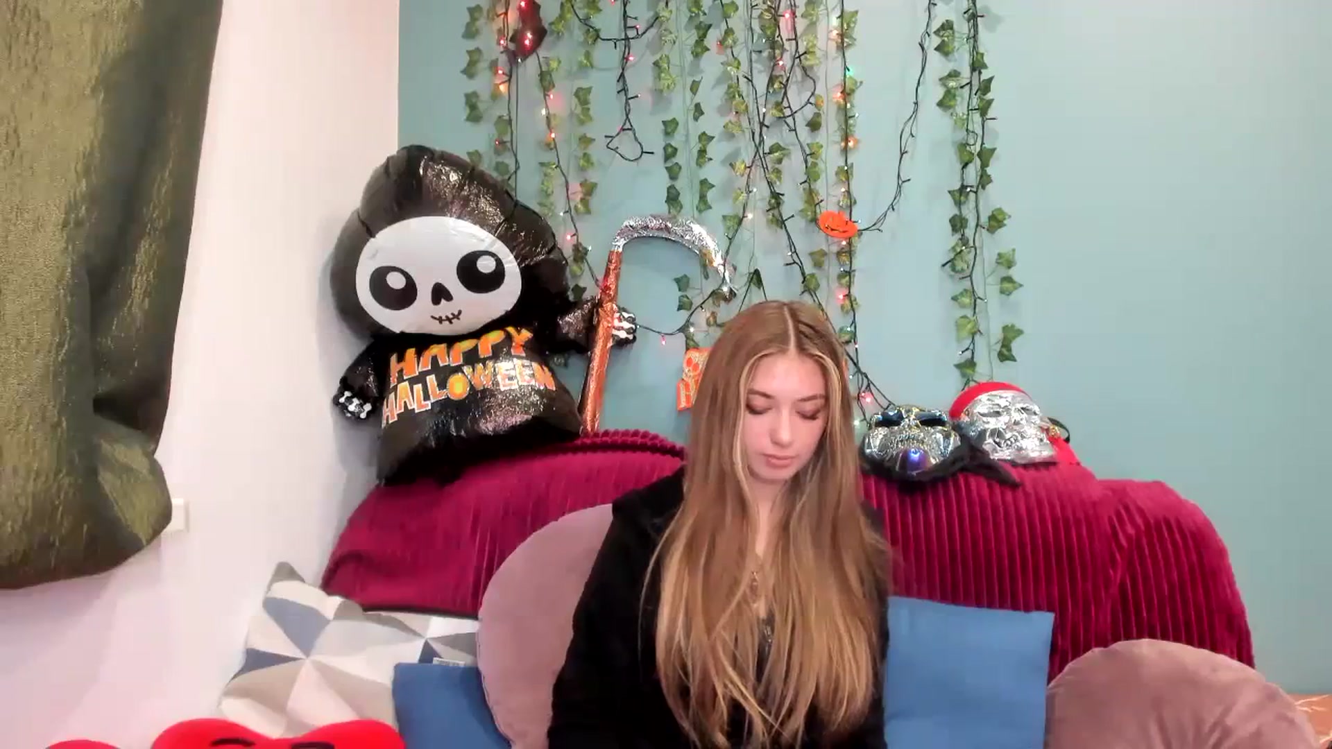 Gallery image thumbnail from Klorisse's myfreecams stream on, 10/29/2023, 12:42 image 5 of 20