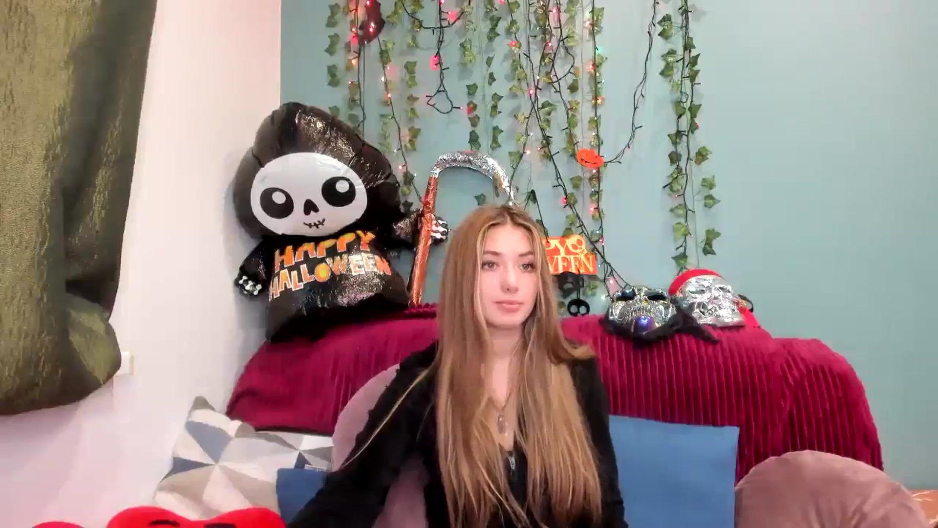 Gallery image thumbnail from Klorisse's myfreecams stream on, 10/29/2023, 12:42 image 3 of 20