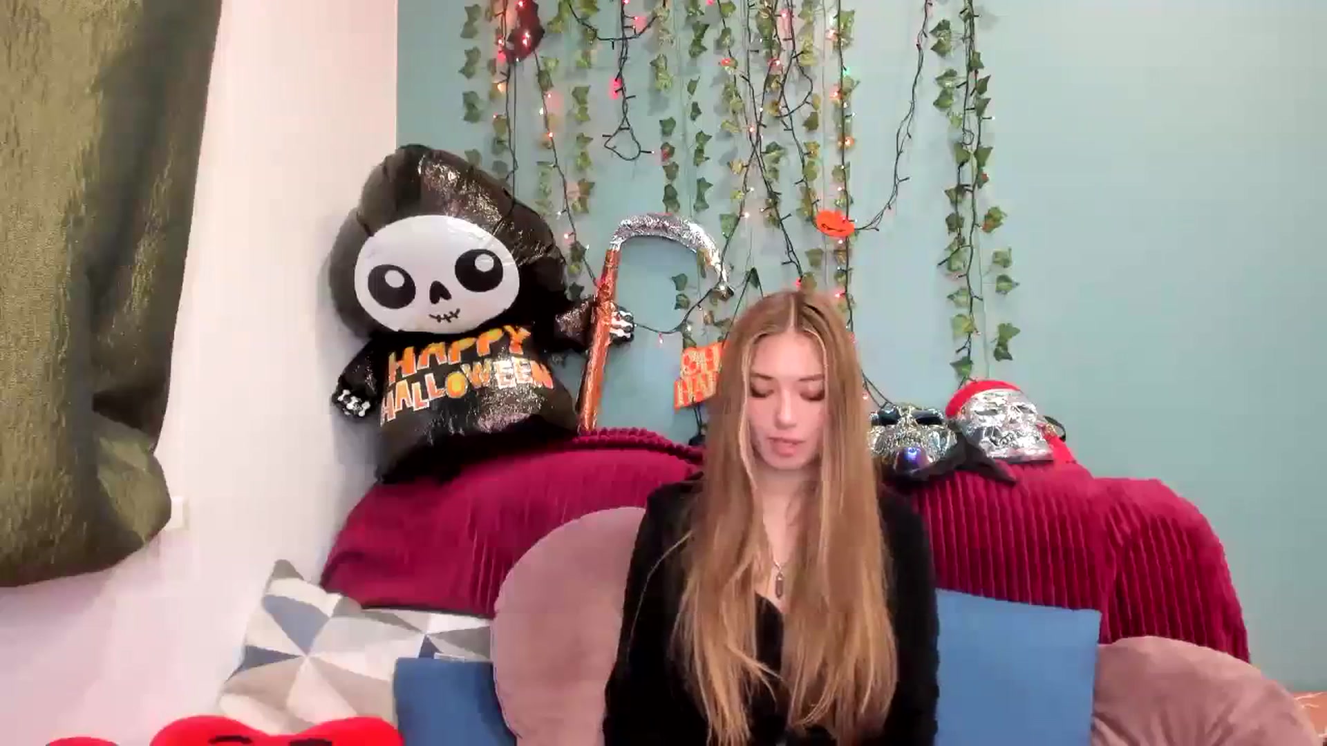 Gallery image thumbnail from Klorisse's myfreecams stream on, 10/29/2023, 12:42 image 13 of 20