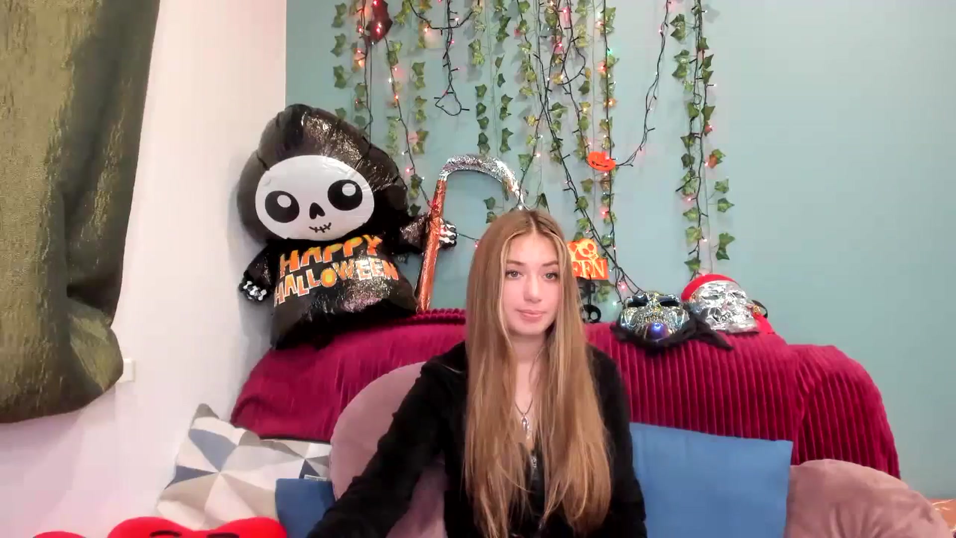 Gallery image thumbnail from Klorisse's myfreecams stream on, 10/29/2023, 12:42 image 18 of 20