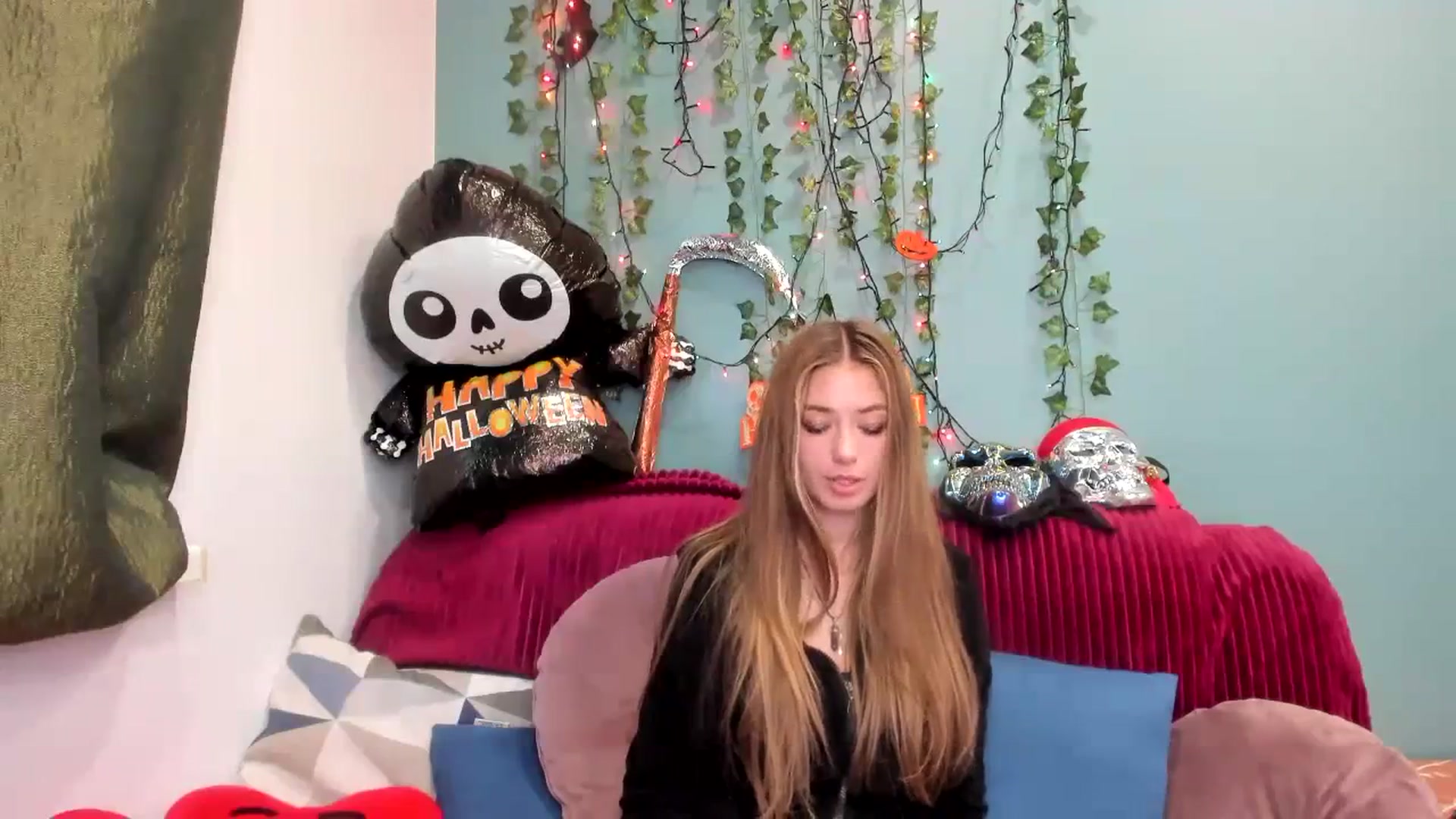 Gallery image thumbnail from Klorisse's myfreecams stream on, 10/29/2023, 12:42 image 11 of 20
