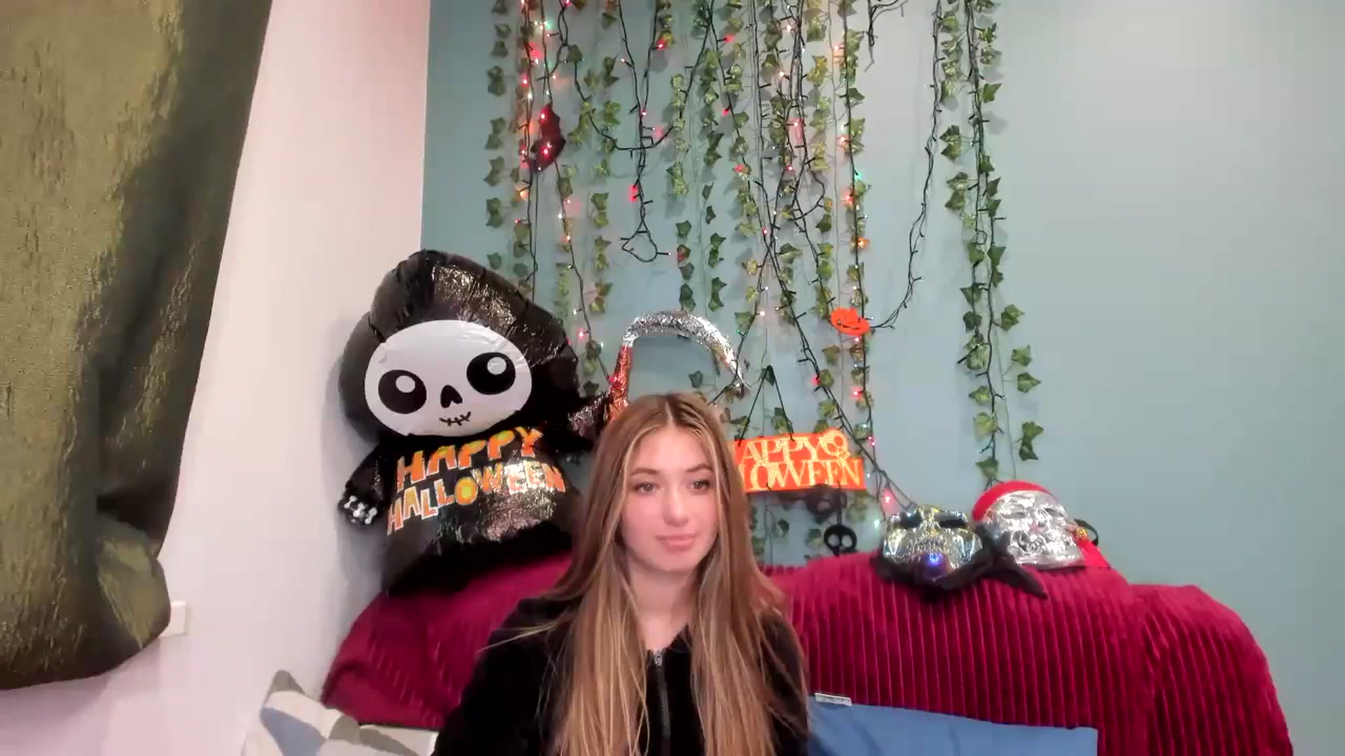Gallery image thumbnail from Klorisse's myfreecams stream on, 10/29/2023, 13:22 image 7 of 20