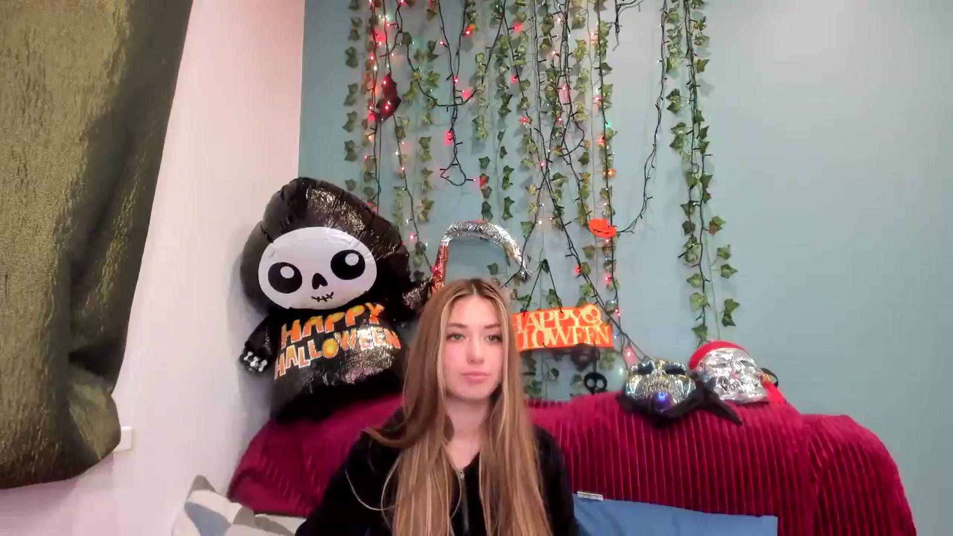 Gallery image thumbnail from Klorisse's myfreecams stream on, 10/29/2023, 13:22 image 18 of 20