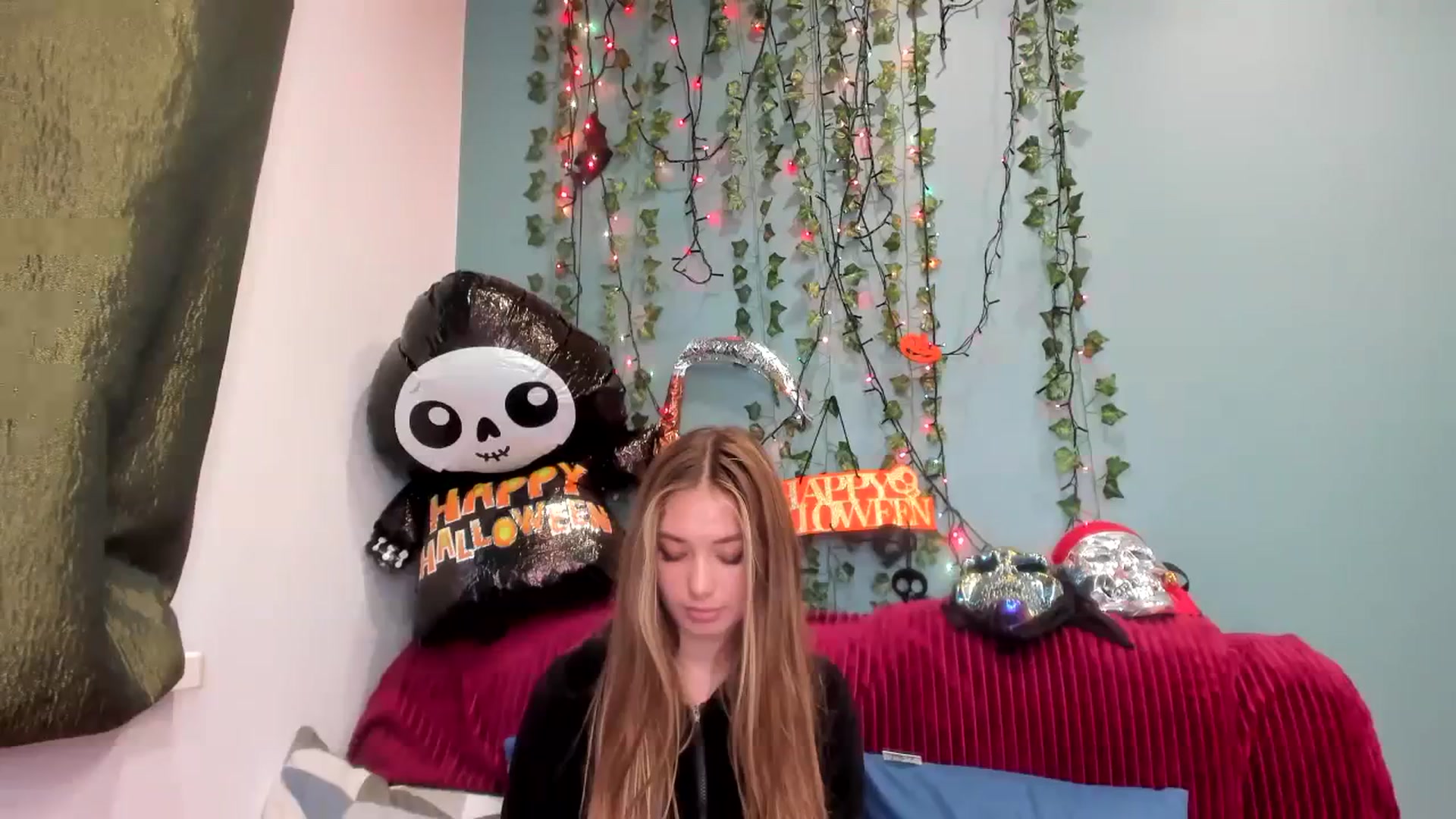 Gallery image thumbnail from Klorisse's myfreecams stream on, 10/29/2023, 13:22 image 12 of 20