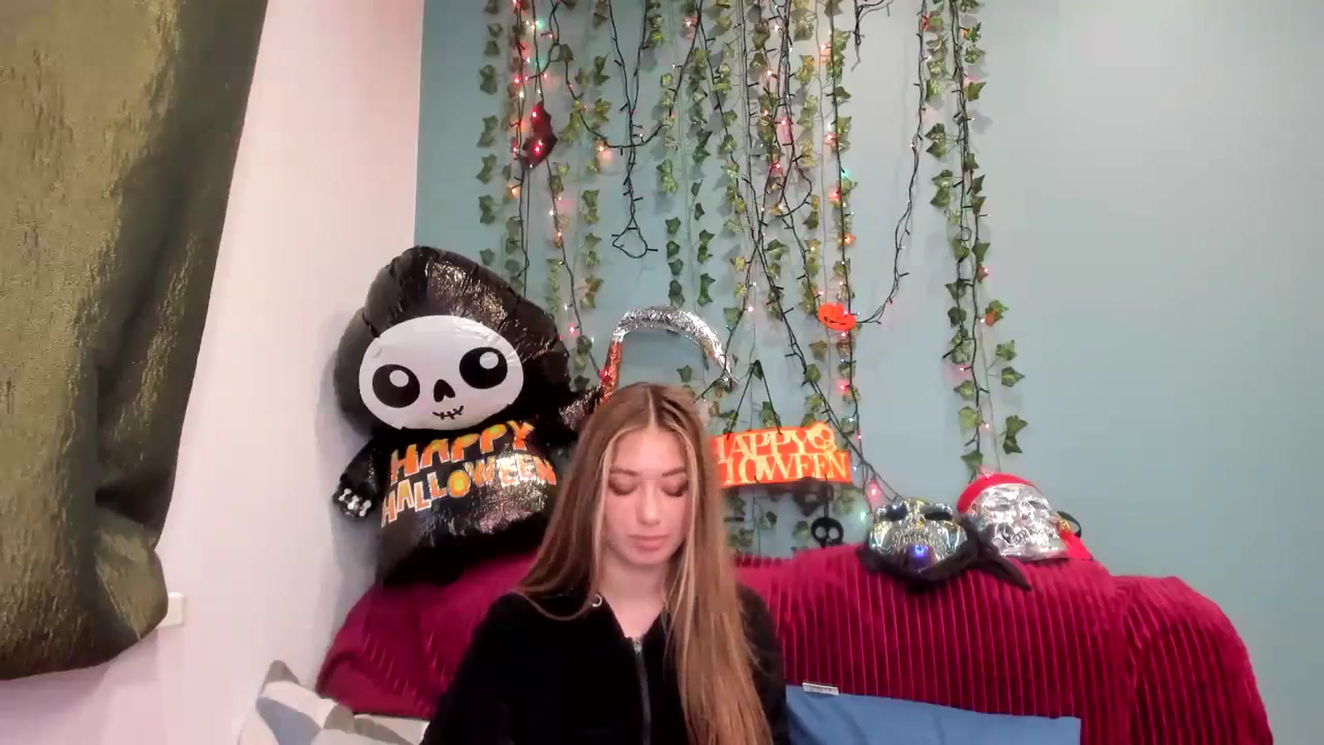 Gallery image thumbnail from Klorisse's myfreecams stream on, 10/29/2023, 13:22 image 3 of 20
