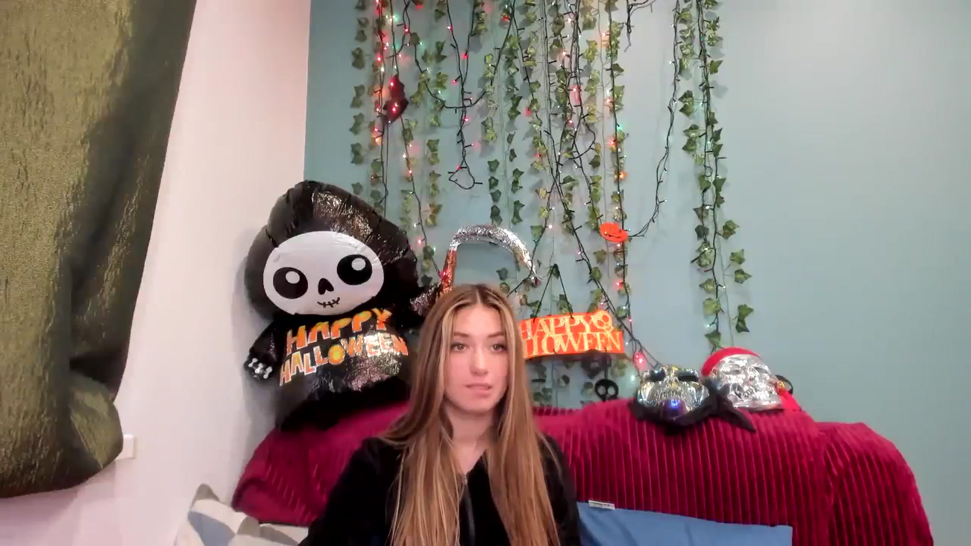 Gallery image thumbnail from Klorisse's myfreecams stream on, 10/29/2023, 13:22 image 14 of 20