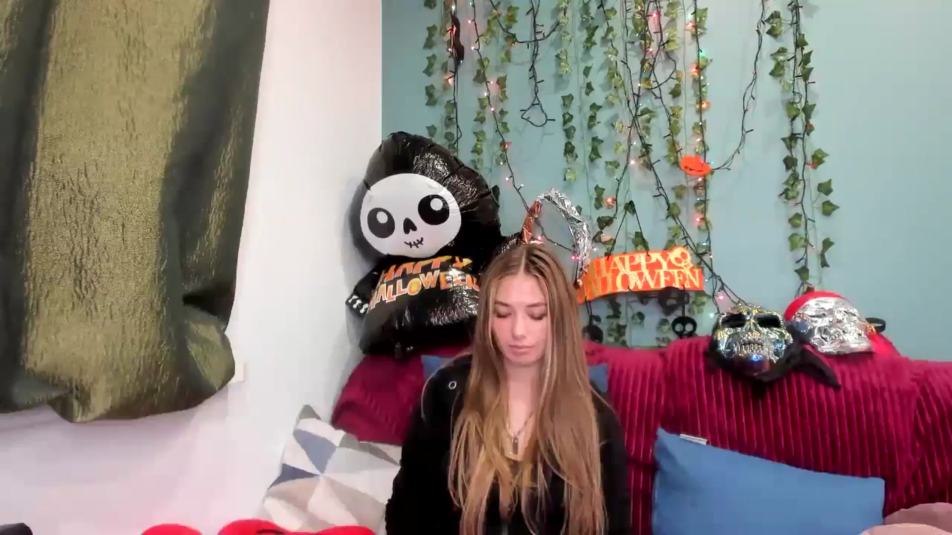 Gallery image thumbnail from Klorisse's myfreecams stream on, 10/29/2023, 15:07 image 15 of 20