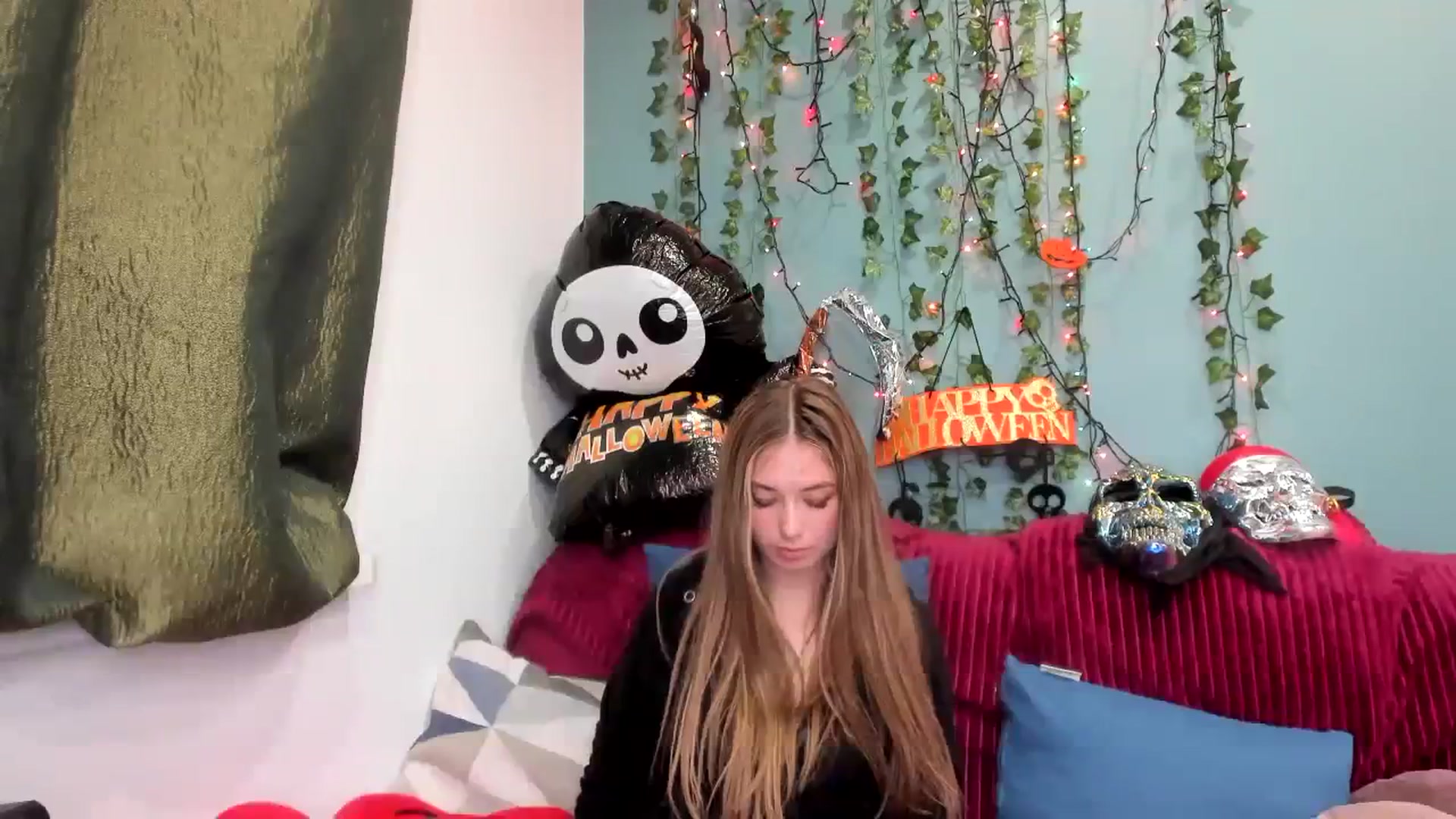Gallery image thumbnail from Klorisse's myfreecams stream on, 10/29/2023, 15:07 image 13 of 20