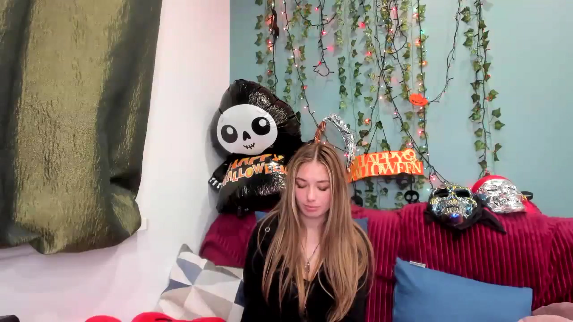 Gallery image thumbnail from Klorisse's myfreecams stream on, 10/29/2023, 15:07 image 6 of 20