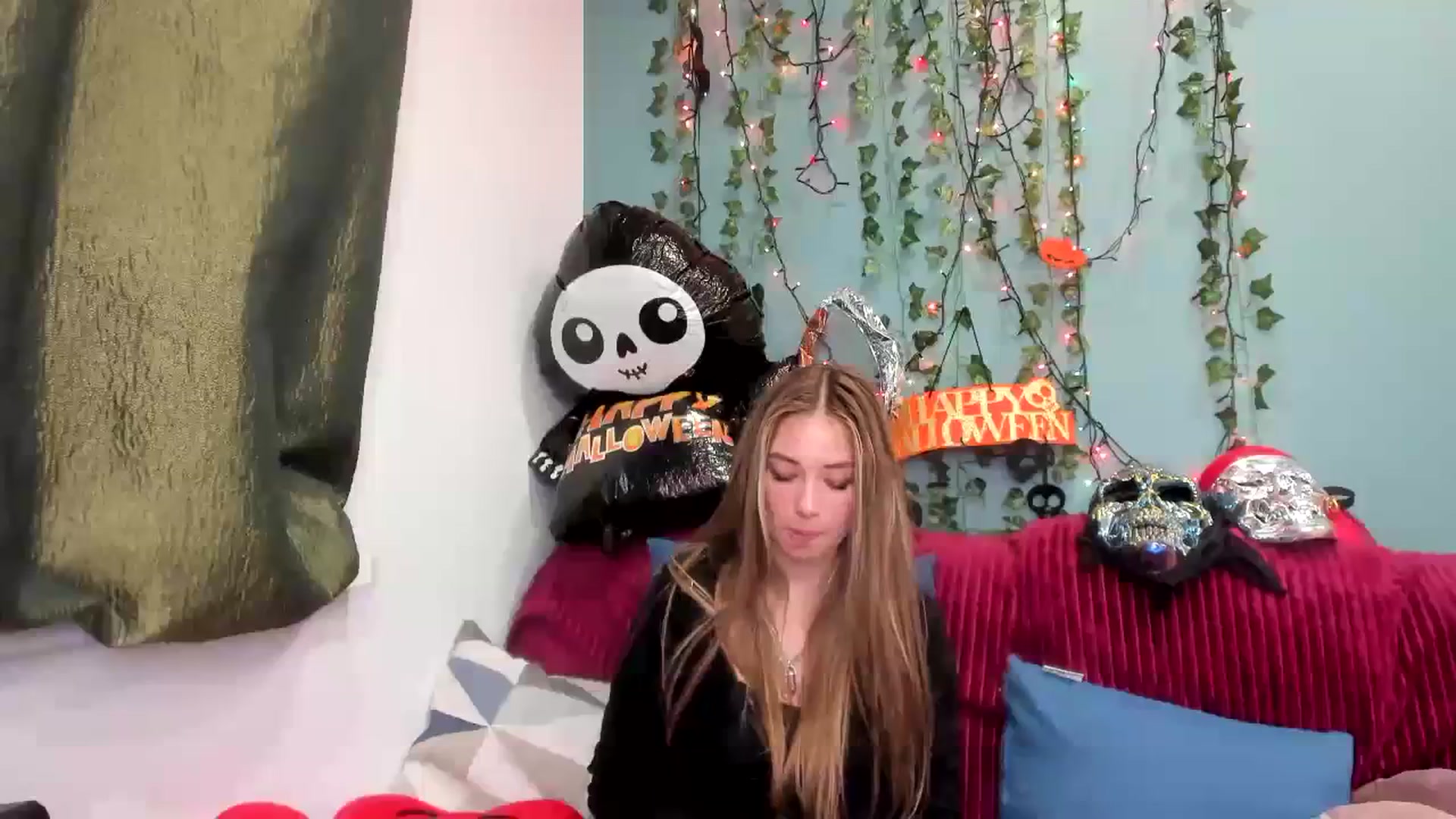 Gallery image thumbnail from Klorisse's myfreecams stream on, 10/29/2023, 15:07 image 5 of 20