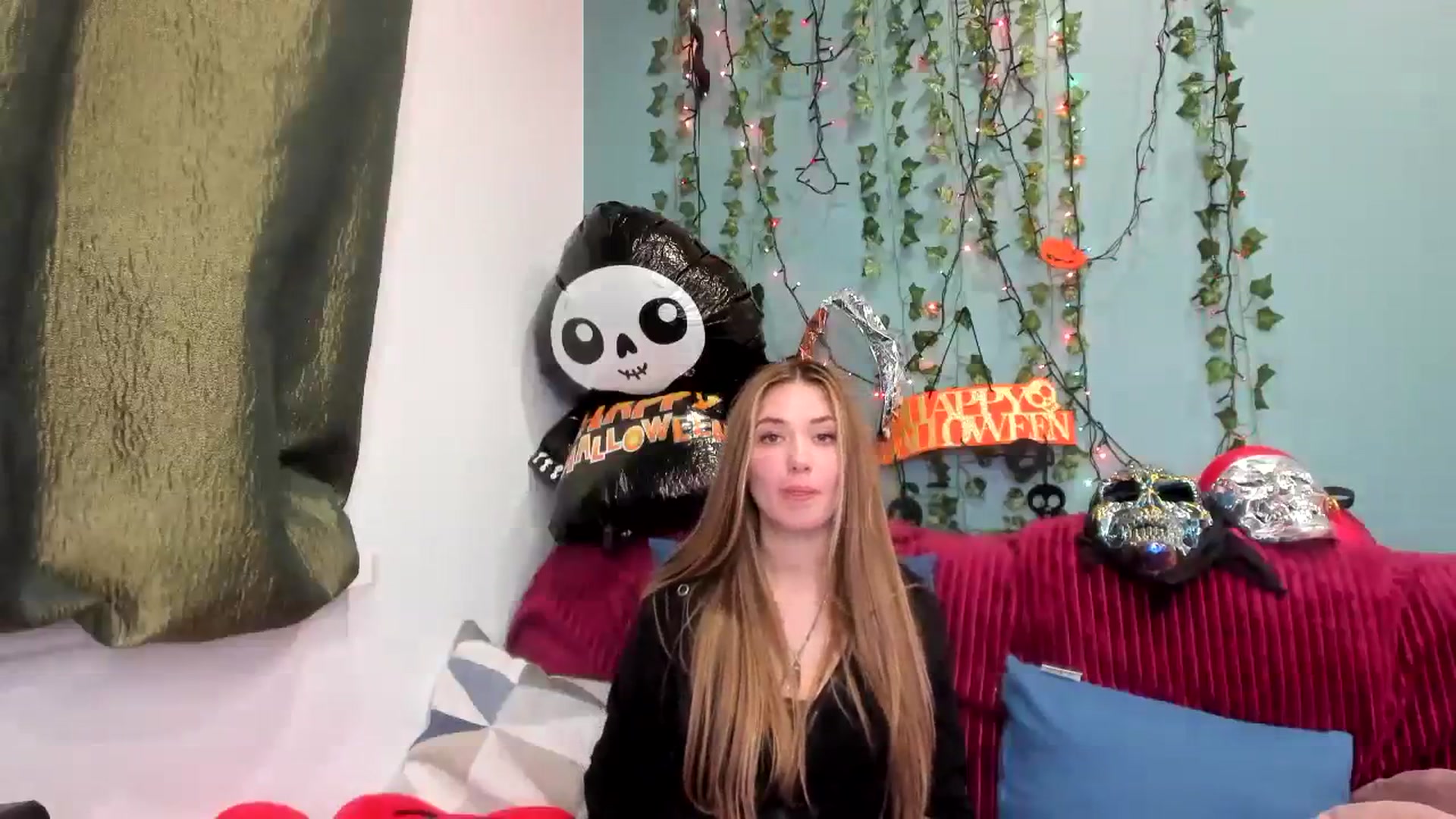 Gallery image thumbnail from Klorisse's myfreecams stream on, 10/29/2023, 15:07 image 10 of 20