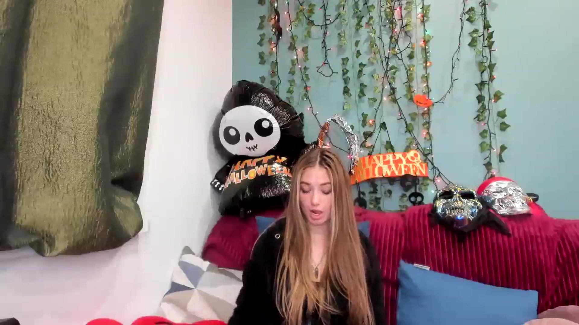 Gallery image thumbnail from Klorisse's myfreecams stream on, 10/29/2023, 15:07 image 16 of 20