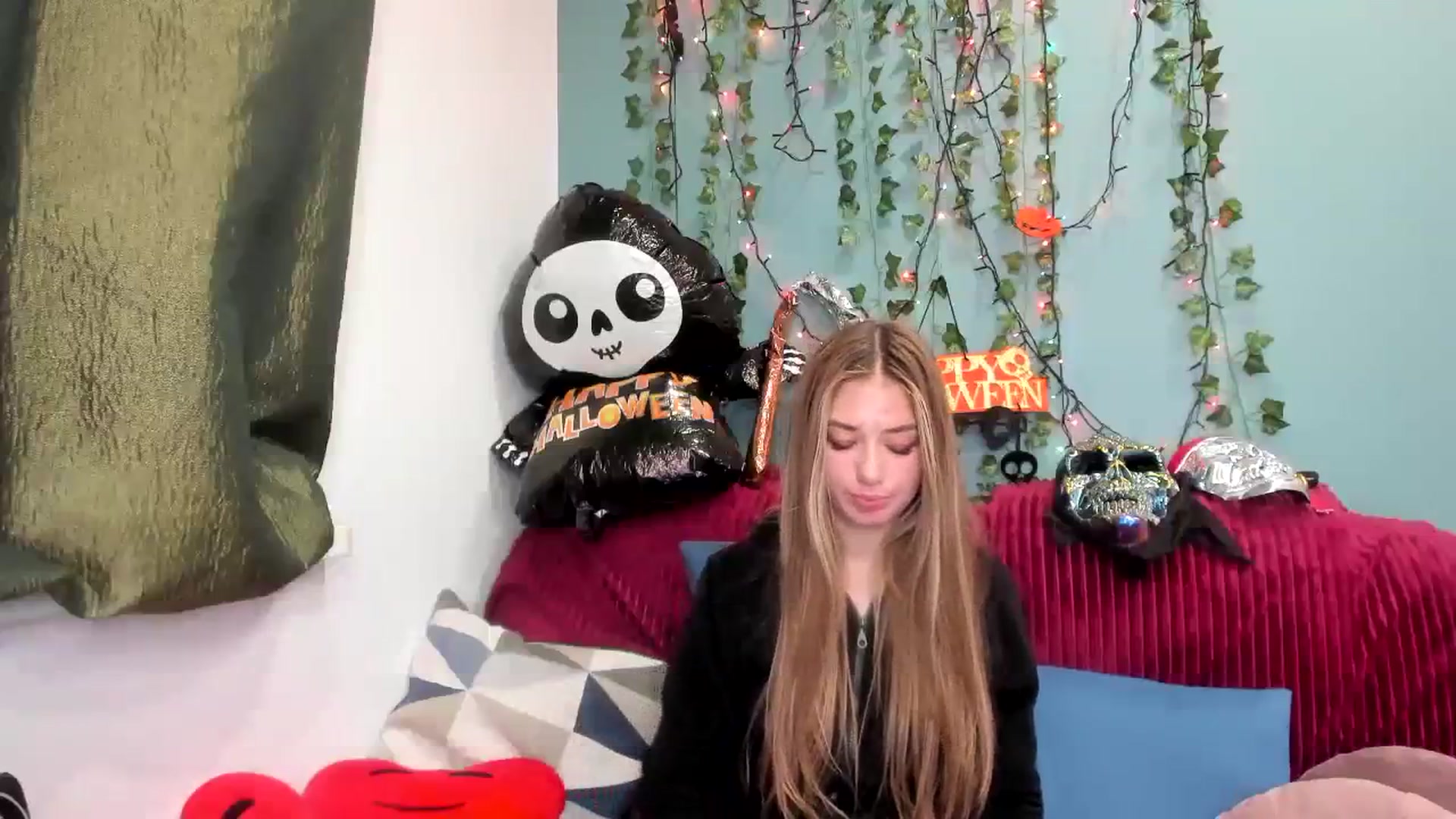 Gallery image thumbnail from Klorisse's myfreecams stream on, 10/29/2023, 17:04 image 4 of 20