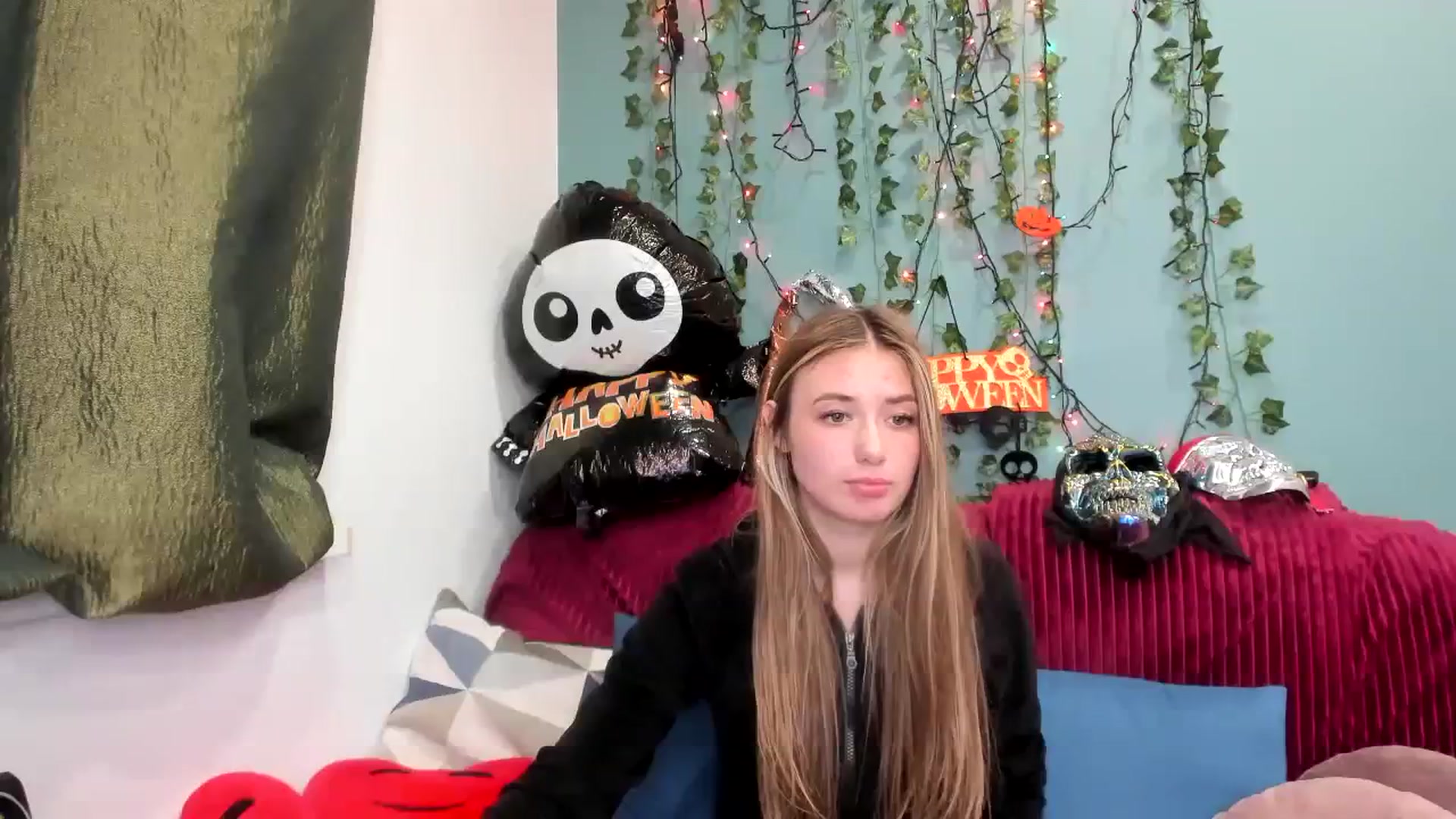 Gallery image thumbnail from Klorisse's myfreecams stream on, 10/29/2023, 17:04 image 1 of 20