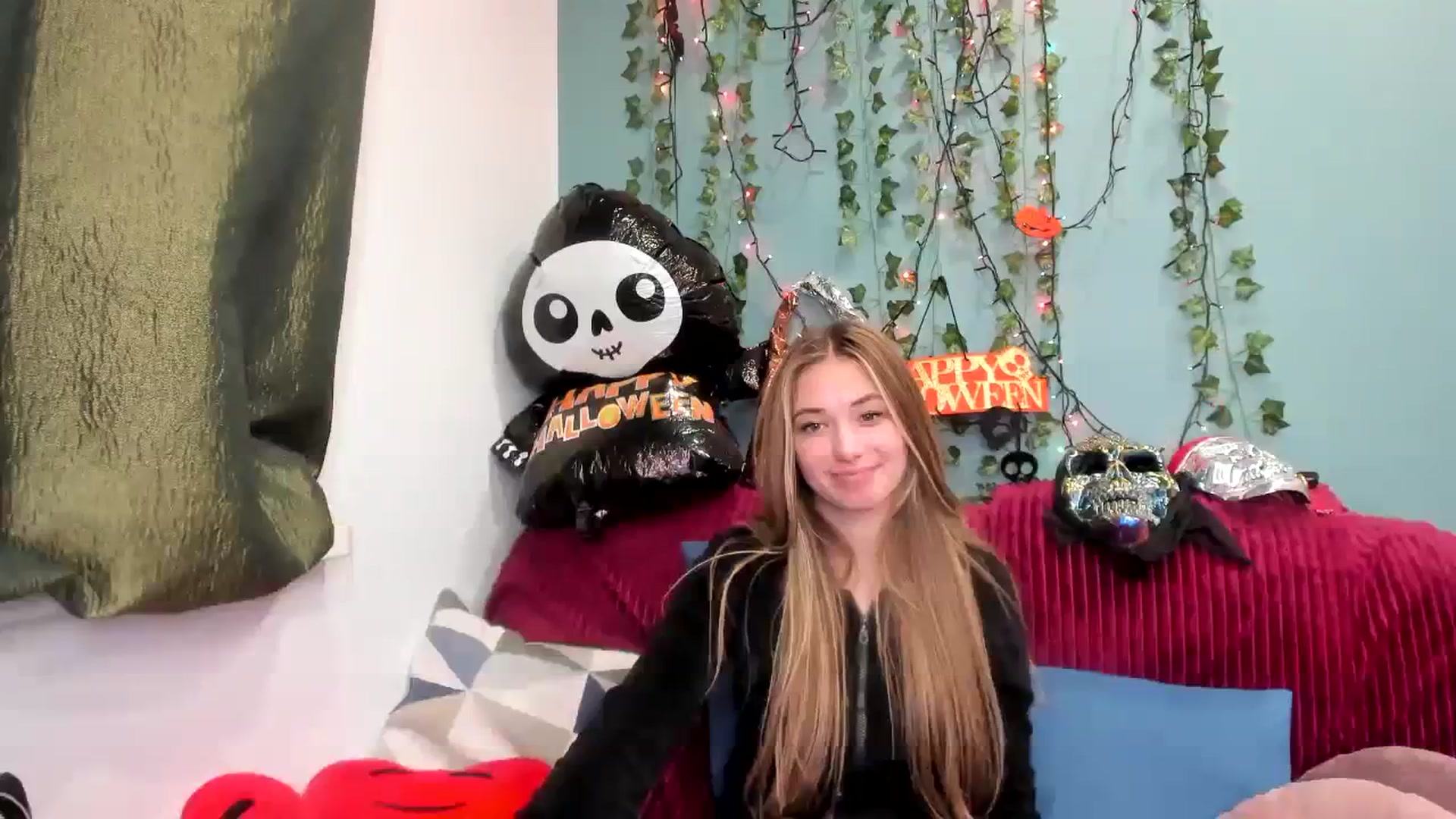 Gallery image thumbnail from Klorisse's myfreecams stream on, 10/29/2023, 17:04 image 14 of 20