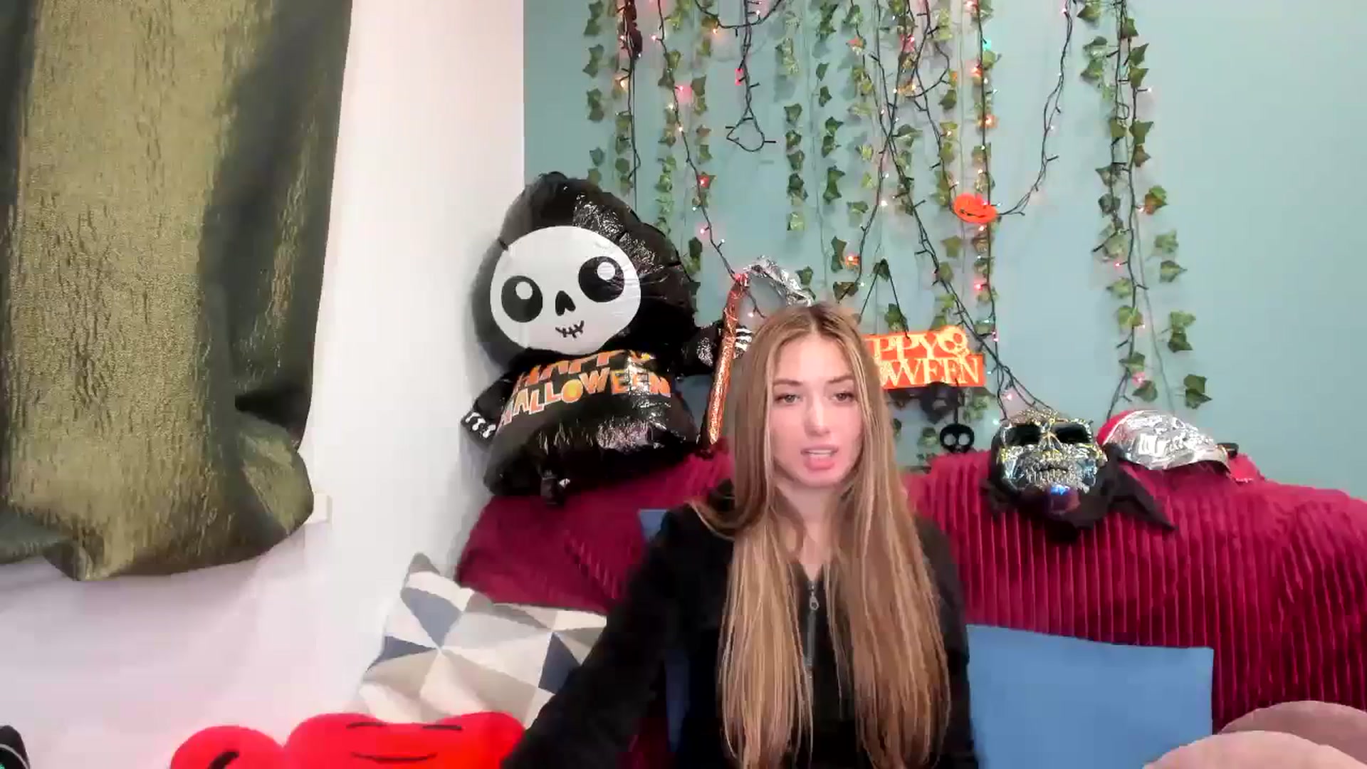 Gallery image thumbnail from Klorisse's myfreecams stream on, 10/29/2023, 17:04 image 20 of 20