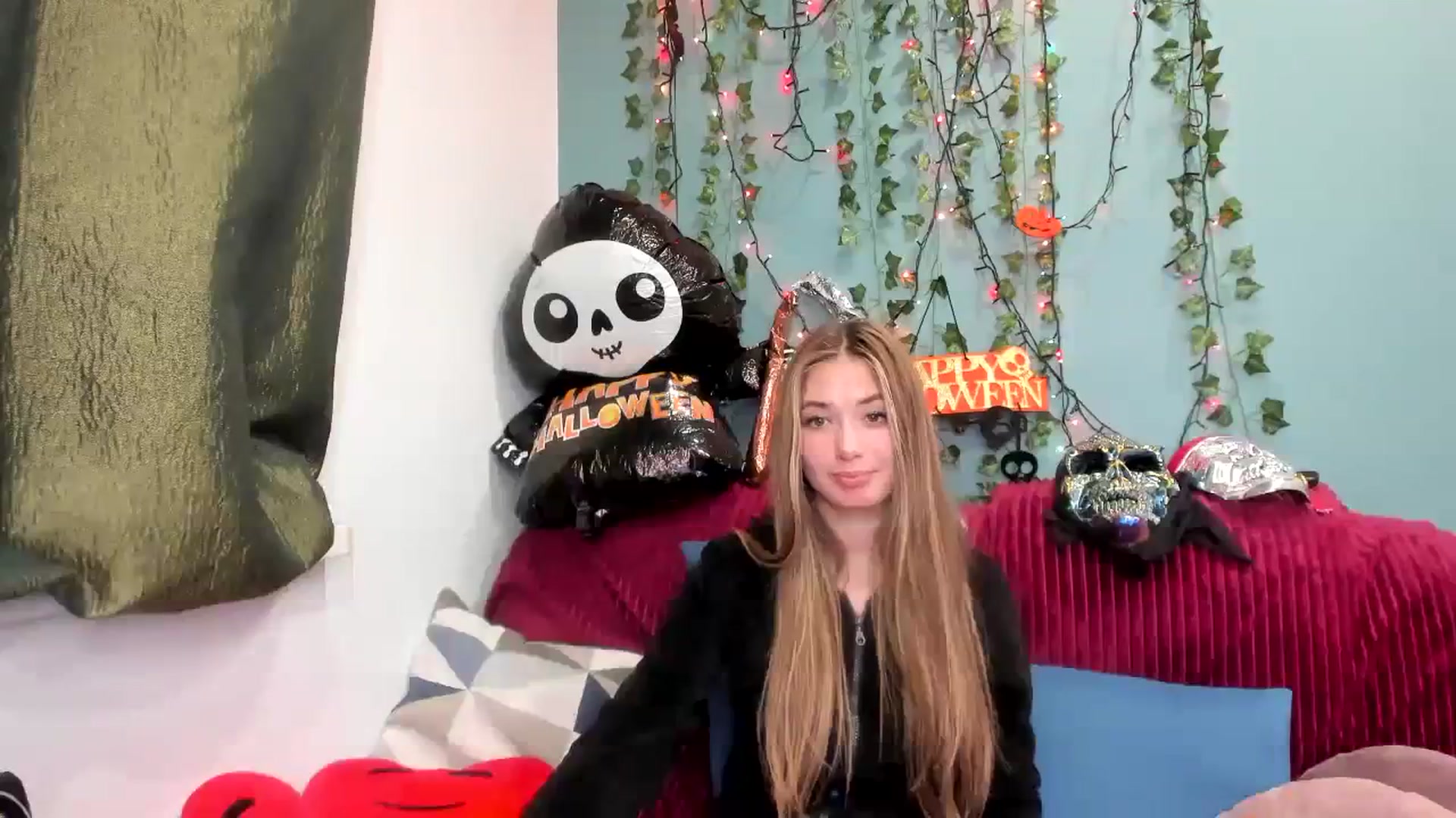 Gallery image thumbnail from Klorisse's myfreecams stream on, 10/29/2023, 17:04 image 13 of 20