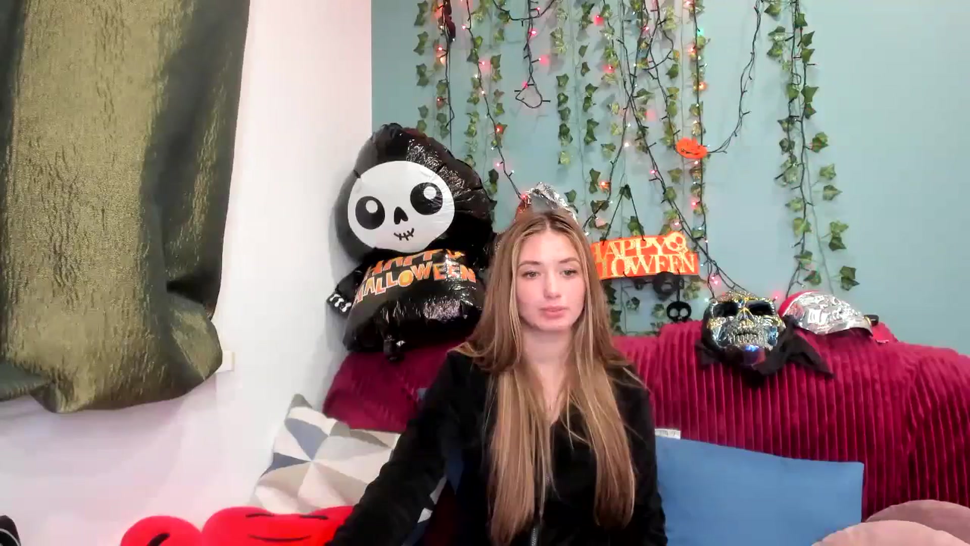 Gallery image thumbnail from Klorisse's myfreecams stream on, 10/29/2023, 18:00 image 7 of 20