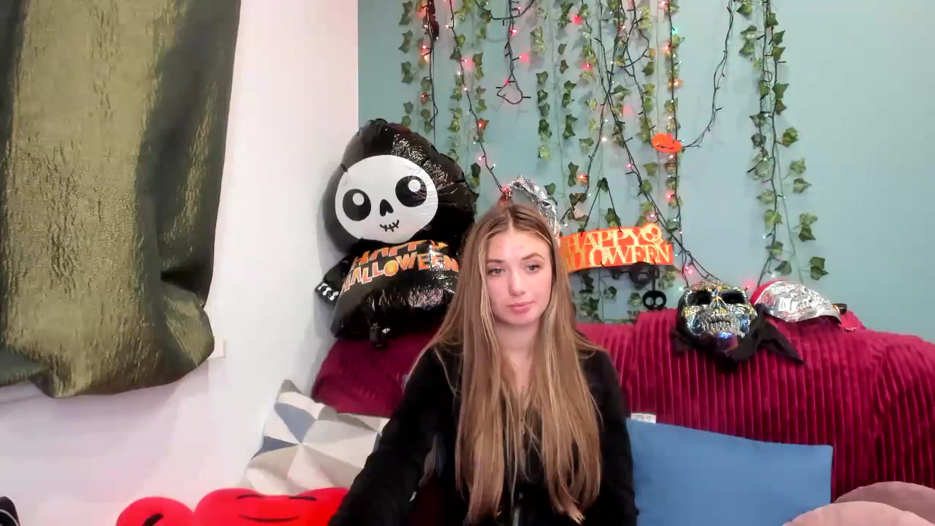 Gallery image thumbnail from Klorisse's myfreecams stream on, 10/29/2023, 18:00 image 15 of 20