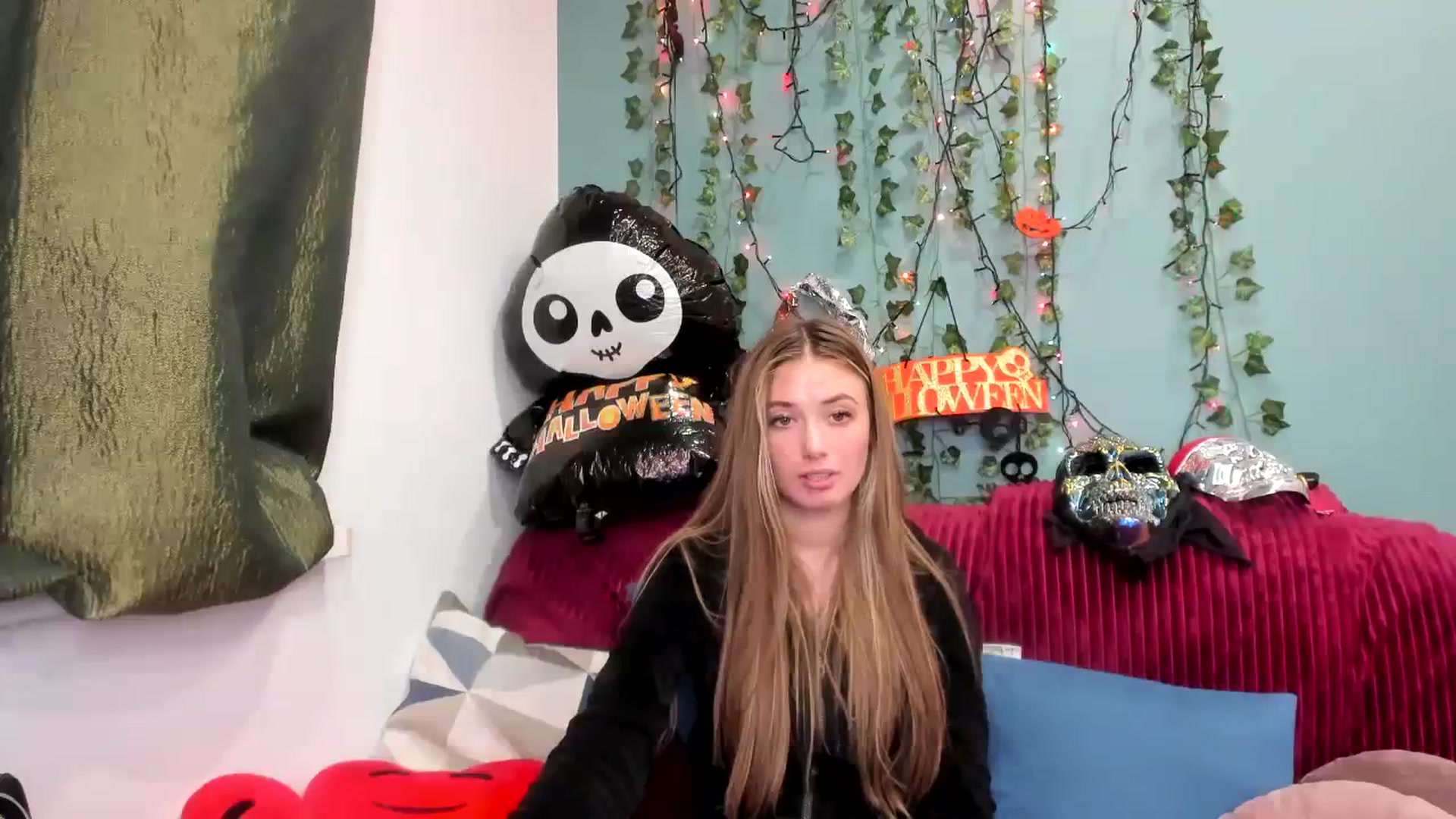 Gallery image thumbnail from Klorisse's myfreecams stream on, 10/29/2023, 18:00 image 20 of 20