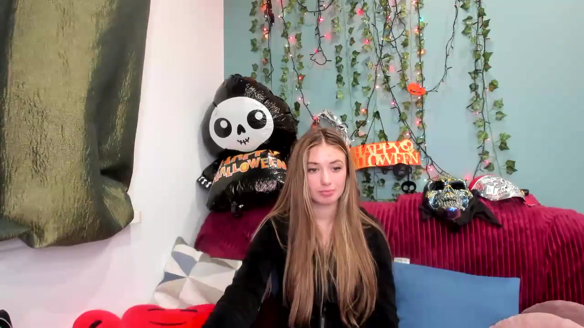 Gallery image thumbnail from Klorisse's myfreecams stream on, 10/29/2023, 18:00 image 19 of 20