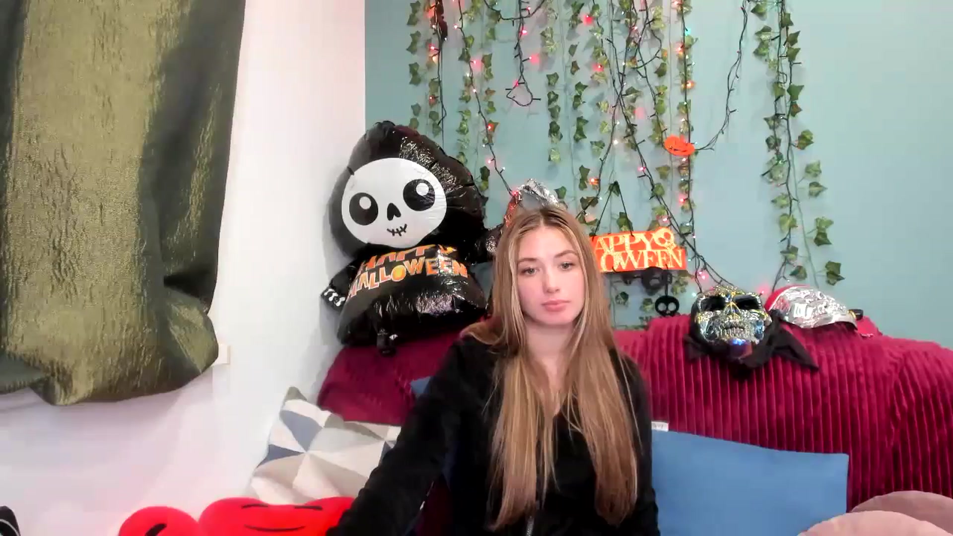 Gallery image thumbnail from Klorisse's myfreecams stream on, 10/29/2023, 18:00 image 6 of 20
