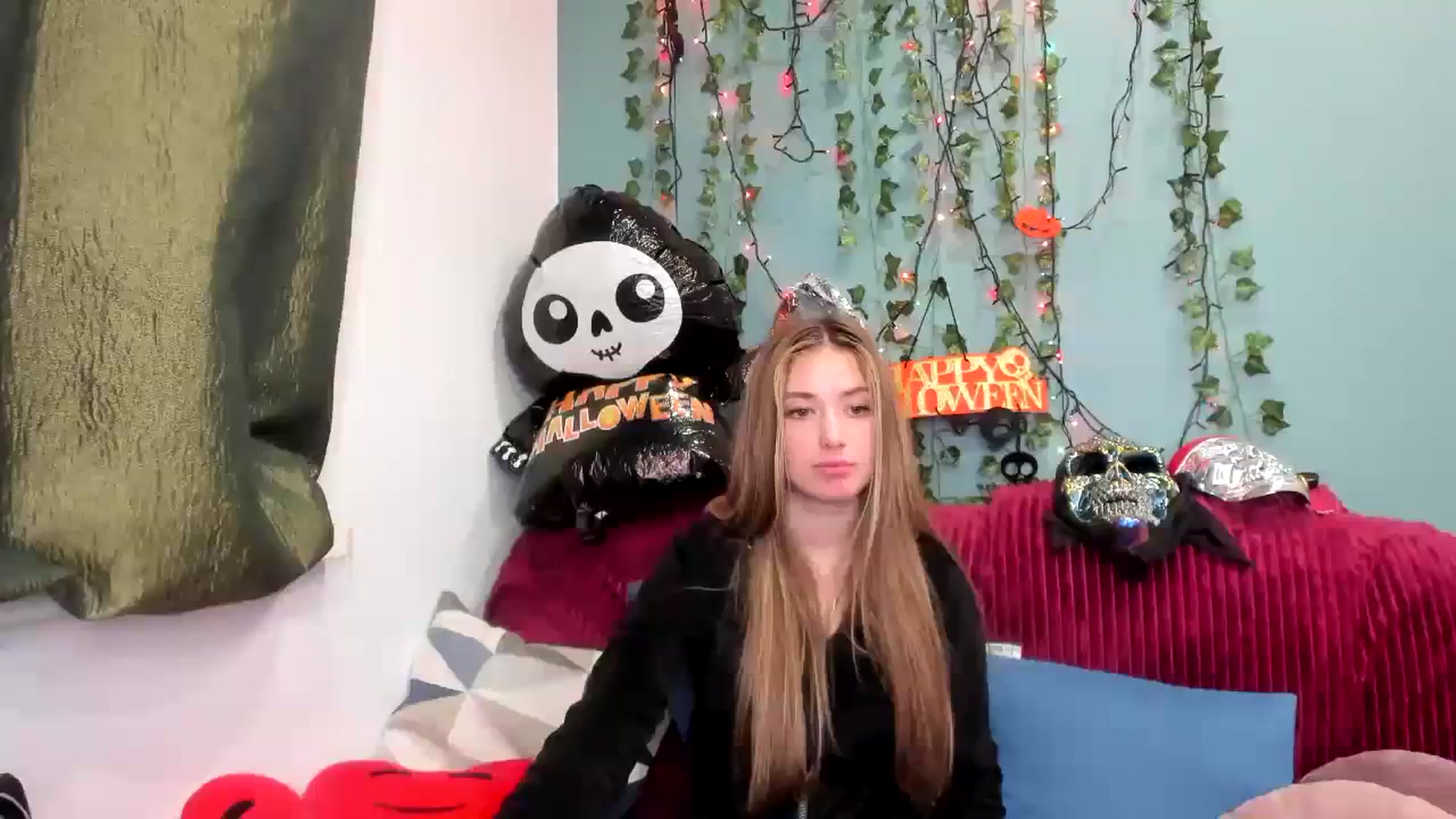 Gallery image thumbnail from Klorisse's myfreecams stream on, 10/29/2023, 18:00 image 5 of 20