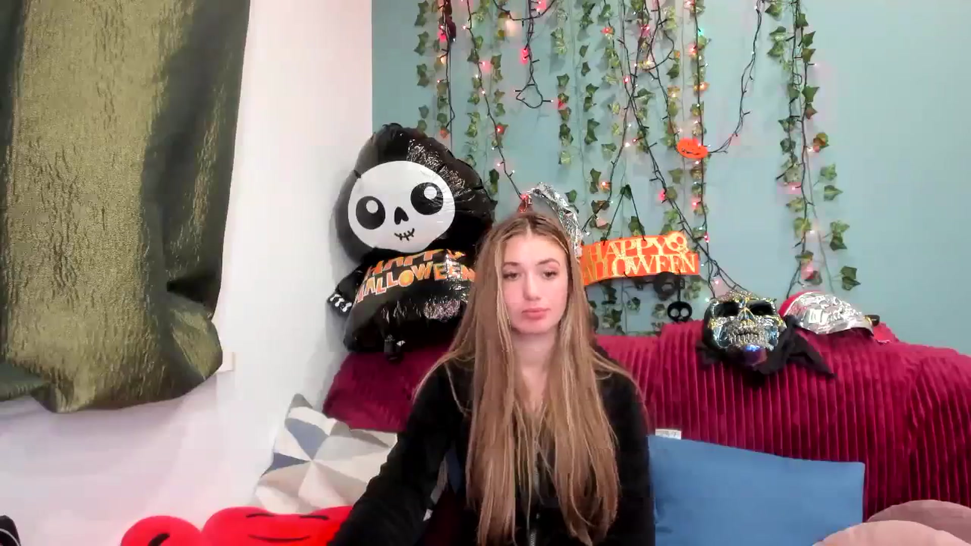 Gallery image thumbnail from Klorisse's myfreecams stream on, 10/29/2023, 18:00 image 18 of 20