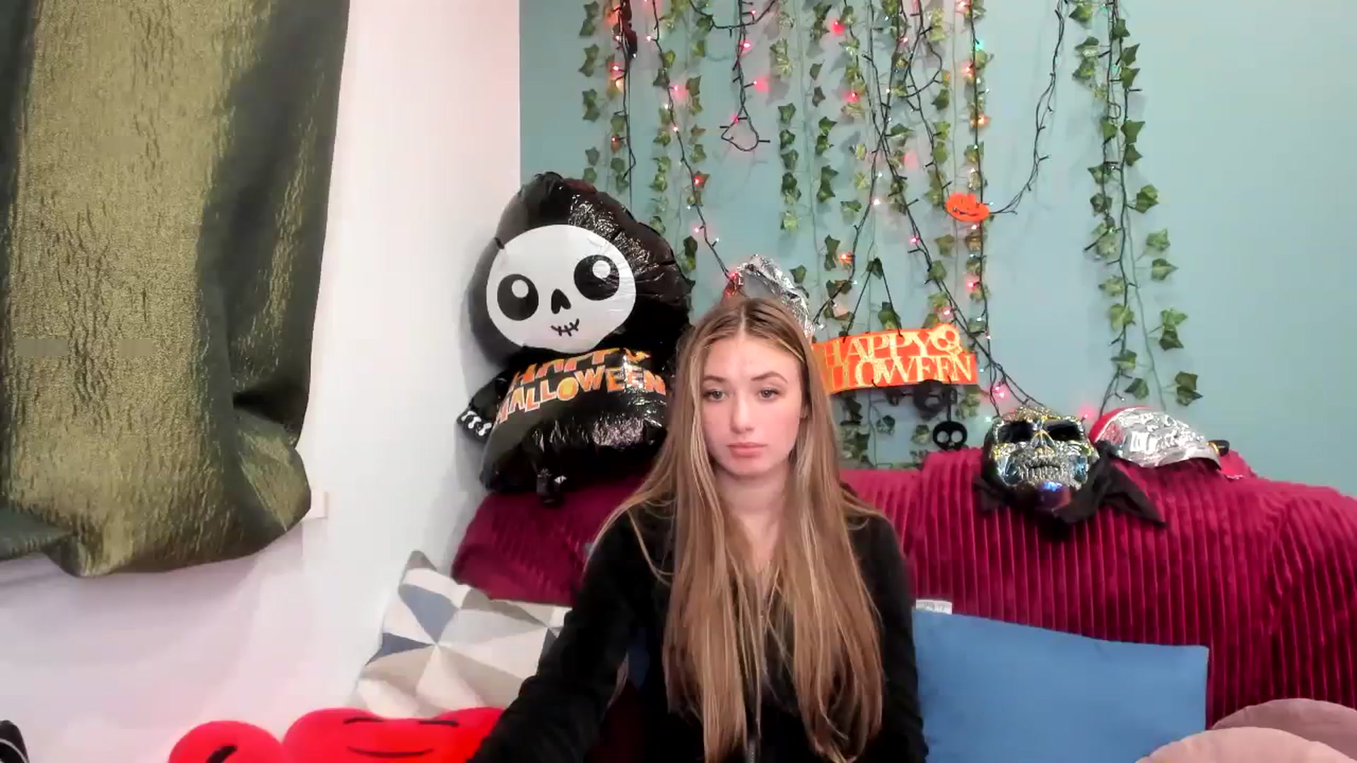 Gallery image thumbnail from Klorisse's myfreecams stream on, 10/29/2023, 18:00 image 17 of 20