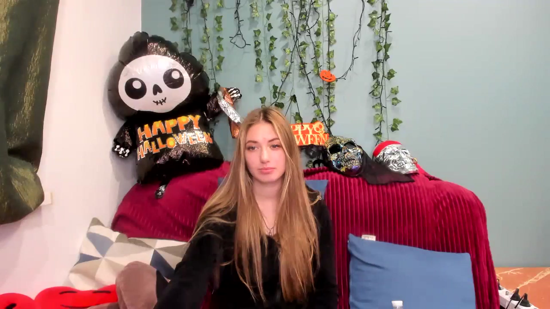 Gallery image thumbnail from Klorisse's myfreecams stream on, 10/31/2023, 15:01 image 19 of 20