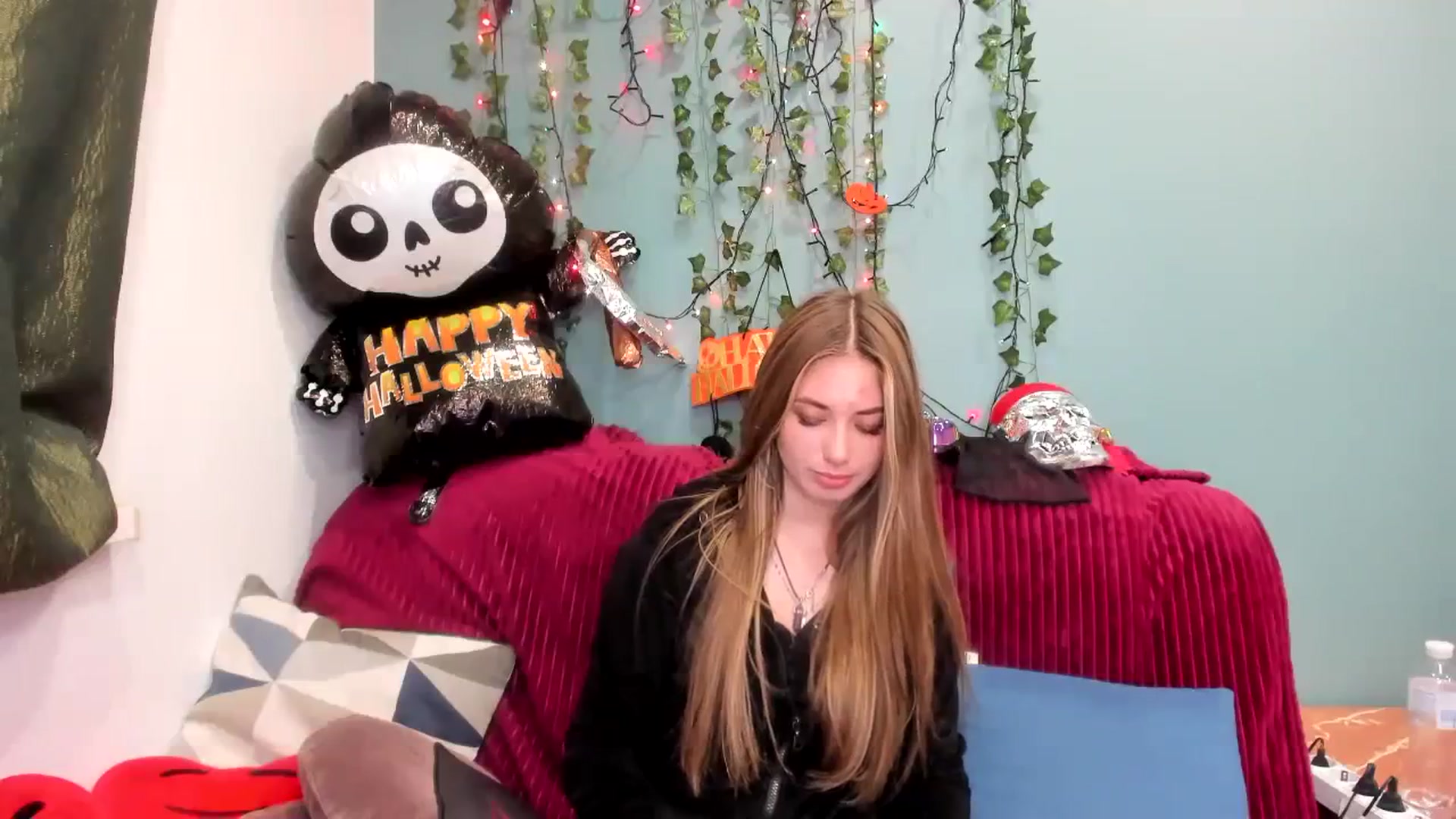 Gallery image thumbnail from Klorisse's myfreecams stream on, 10/31/2023, 15:44 image 20 of 20