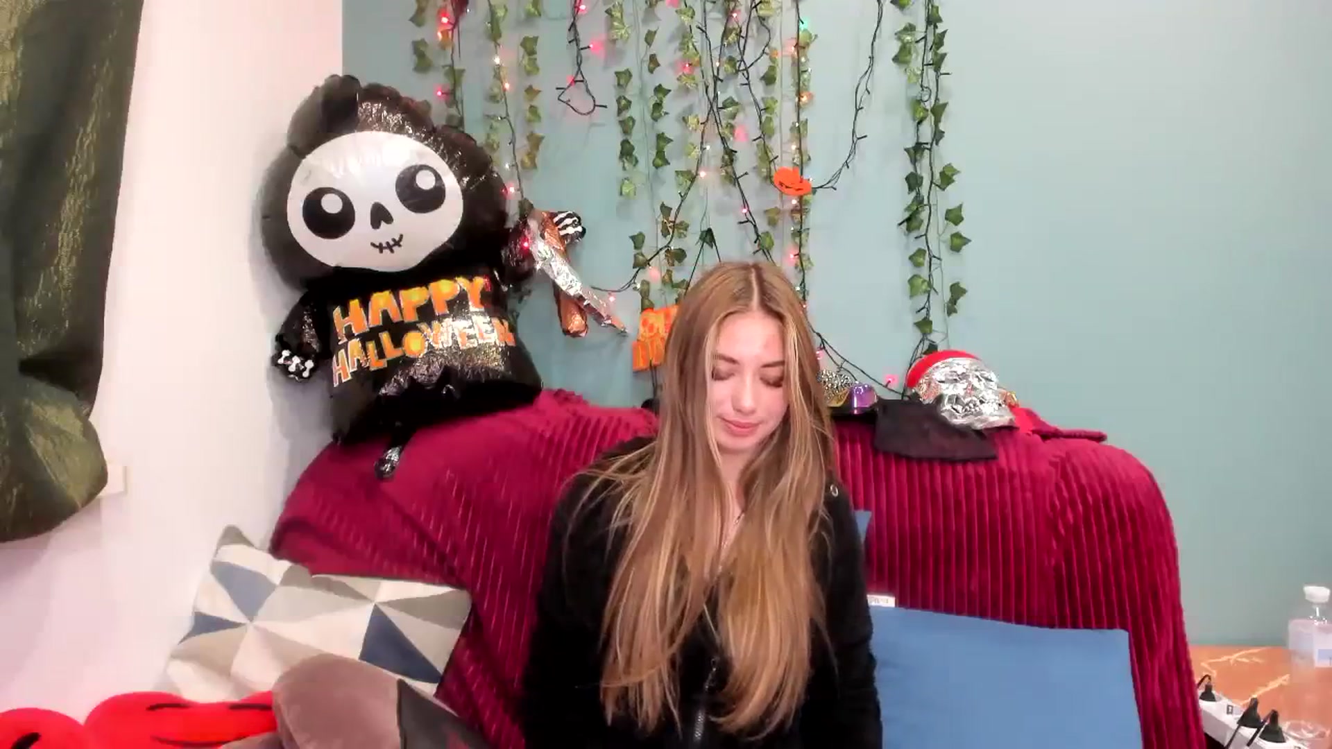 Gallery image thumbnail from Klorisse's myfreecams stream on, 10/31/2023, 15:44 image 19 of 20