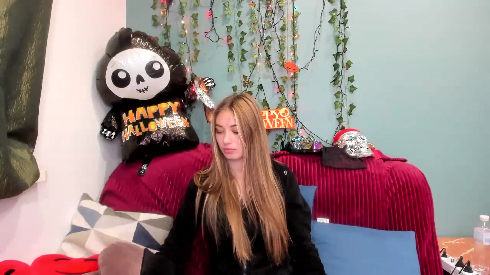 Gallery image thumbnail from Klorisse's myfreecams stream on, 10/31/2023, 15:44 image 5 of 20