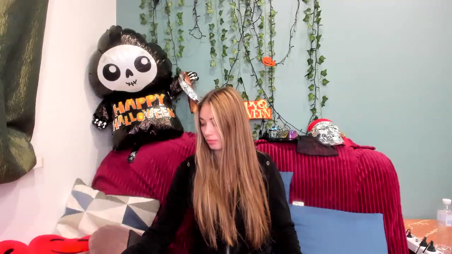 Gallery image thumbnail from Klorisse's myfreecams stream on, 10/31/2023, 15:44 image 3 of 20