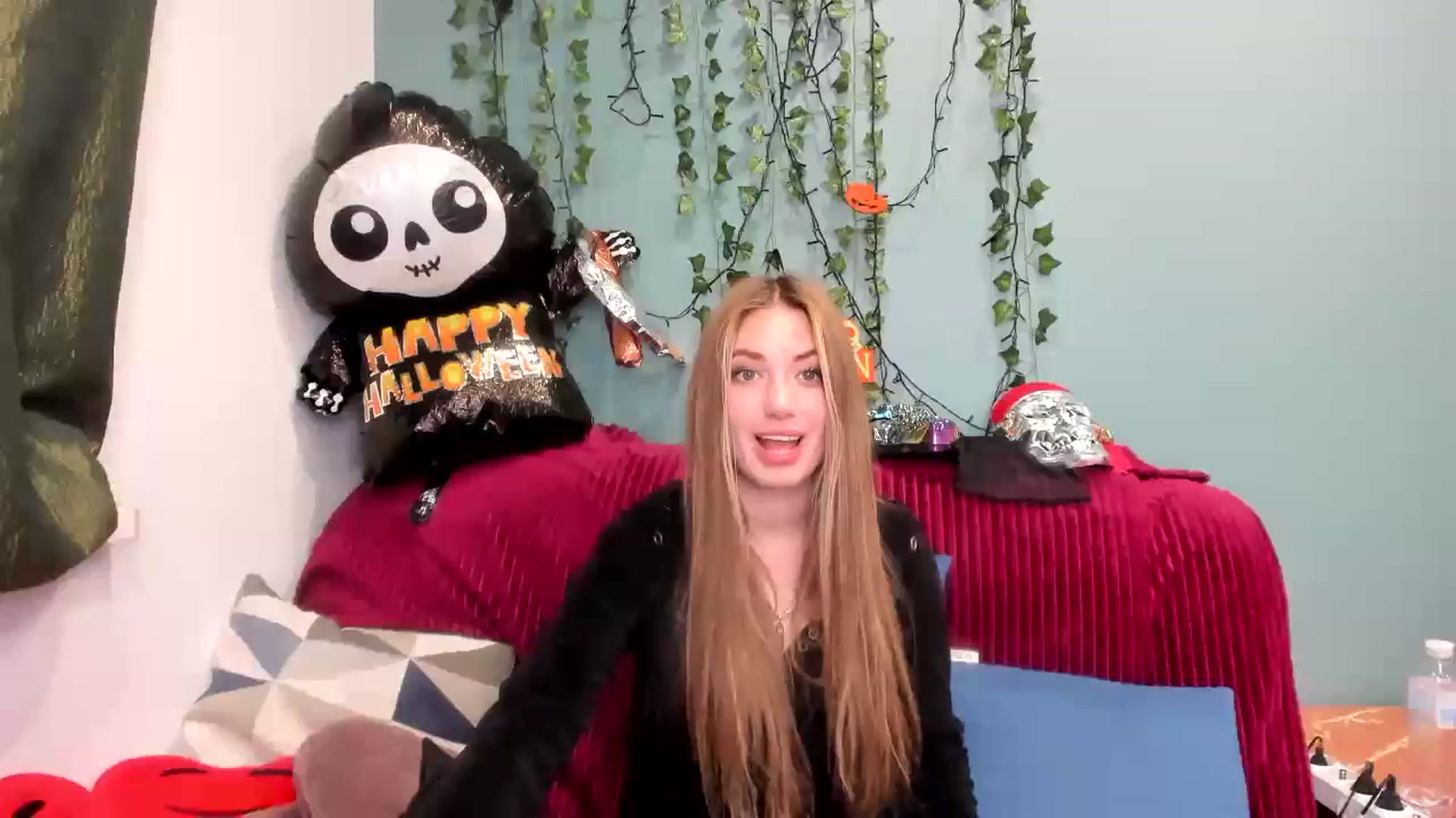 Gallery image thumbnail from Klorisse's myfreecams stream on, 10/31/2023, 15:44 image 4 of 20