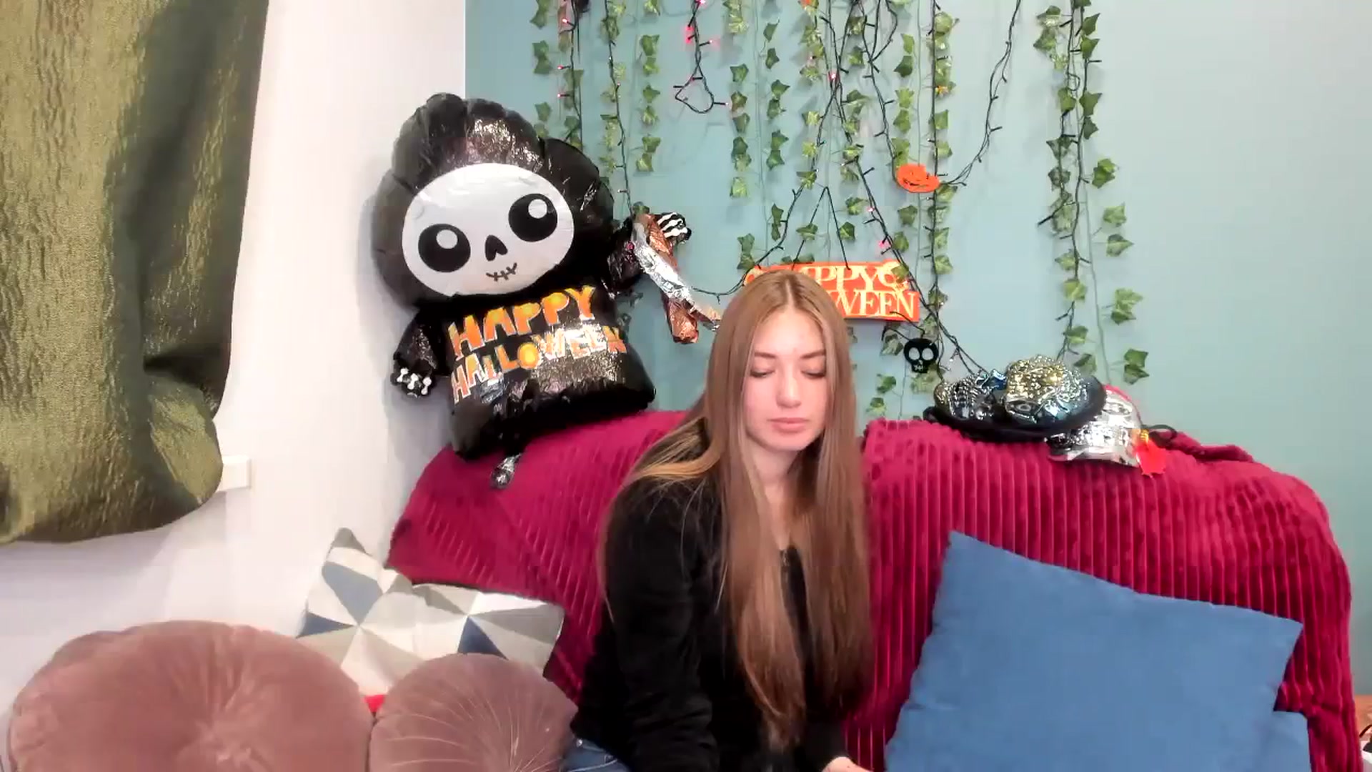 Gallery image thumbnail from Klorisse's myfreecams stream on, 11/01/2023, 12:50 image 4 of 20
