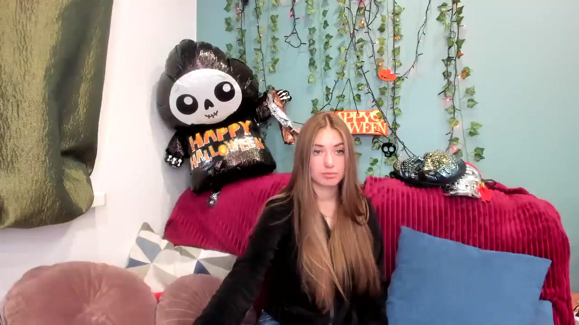 Gallery image thumbnail from Klorisse's myfreecams stream on, 11/01/2023, 12:50 image 13 of 20