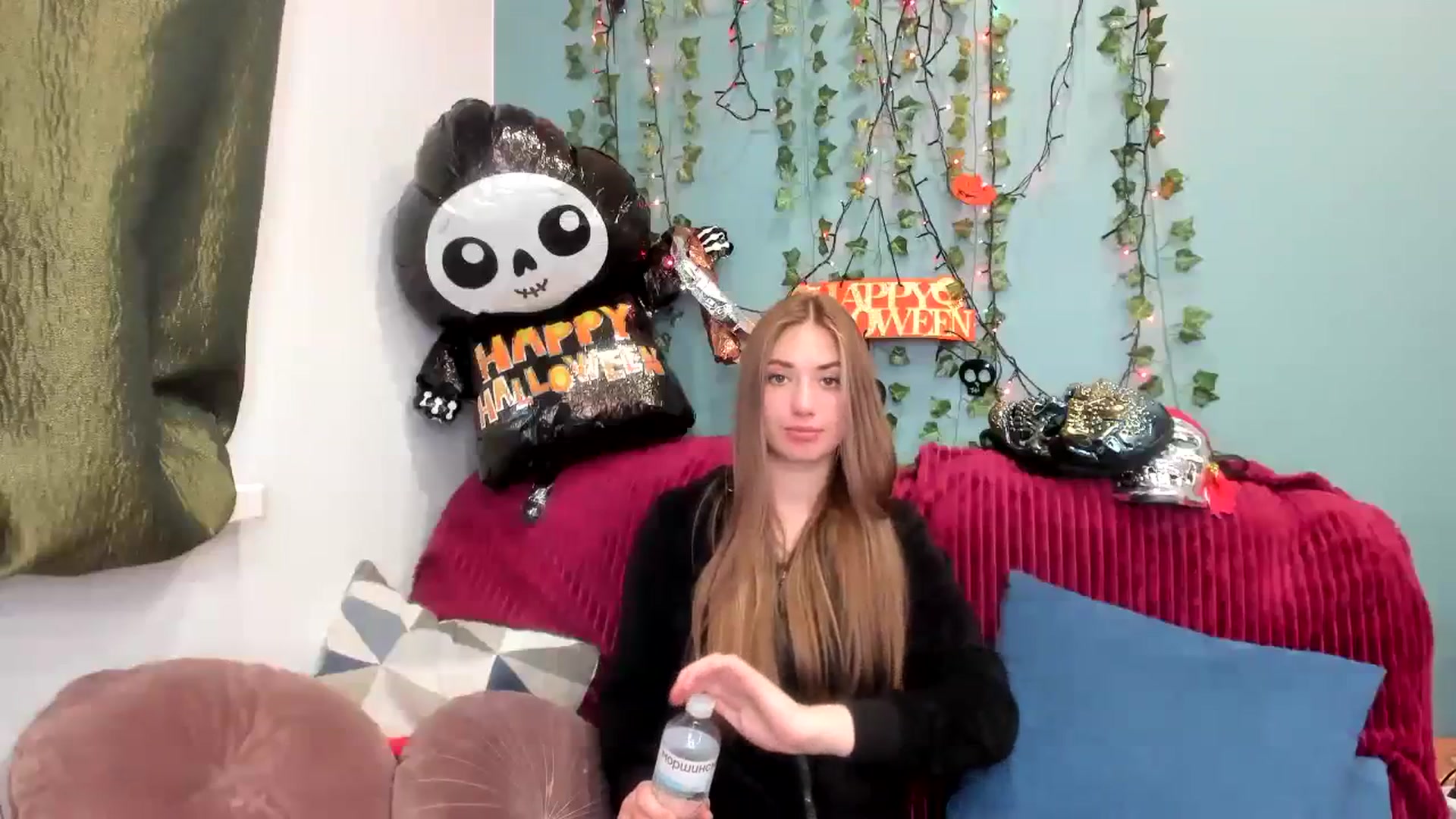 Gallery image thumbnail from Klorisse's myfreecams stream on, 11/01/2023, 12:50 image 18 of 20