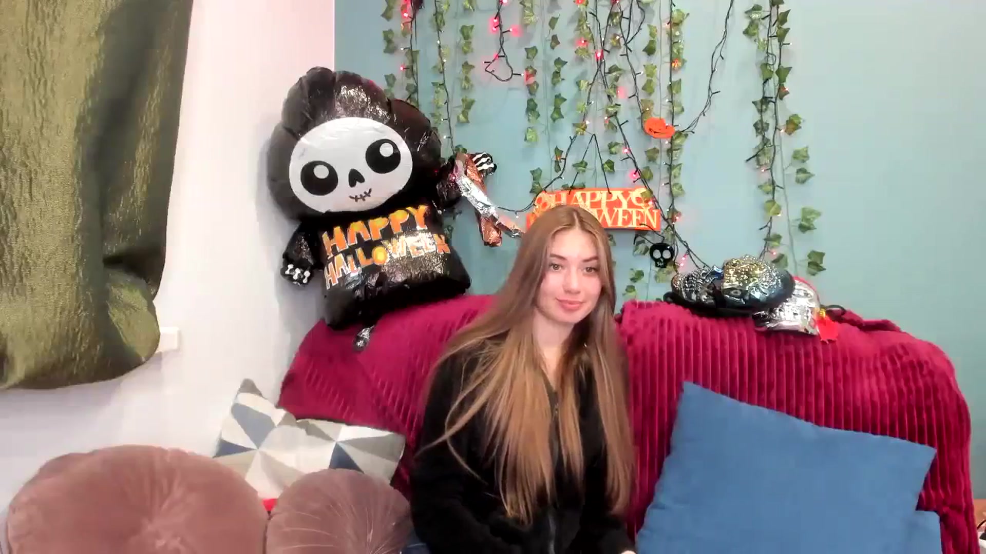 Gallery image thumbnail from Klorisse's myfreecams stream on, 11/01/2023, 12:50 image 6 of 20