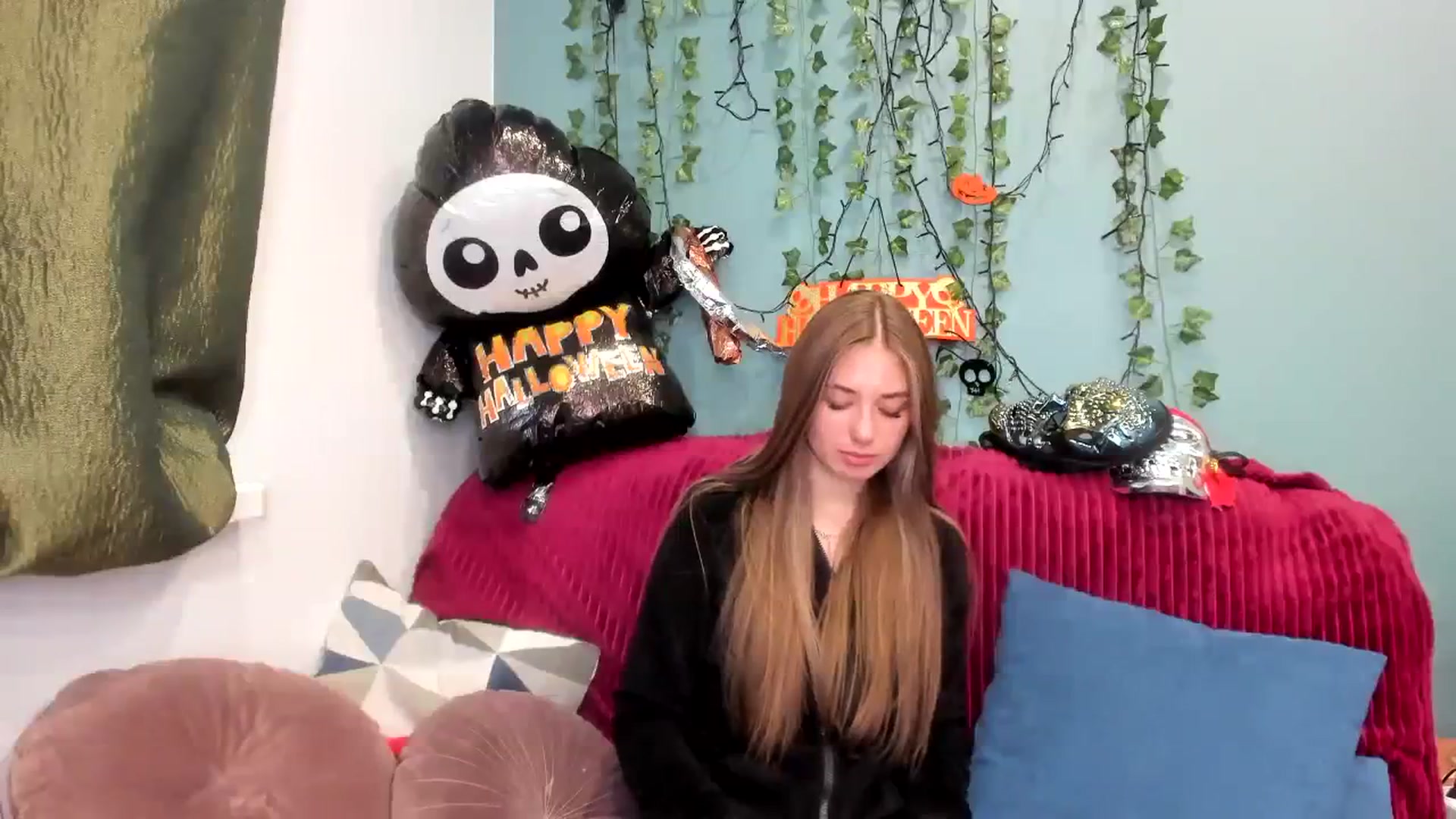 Gallery image thumbnail from Klorisse's myfreecams stream on, 11/01/2023, 12:50 image 11 of 20