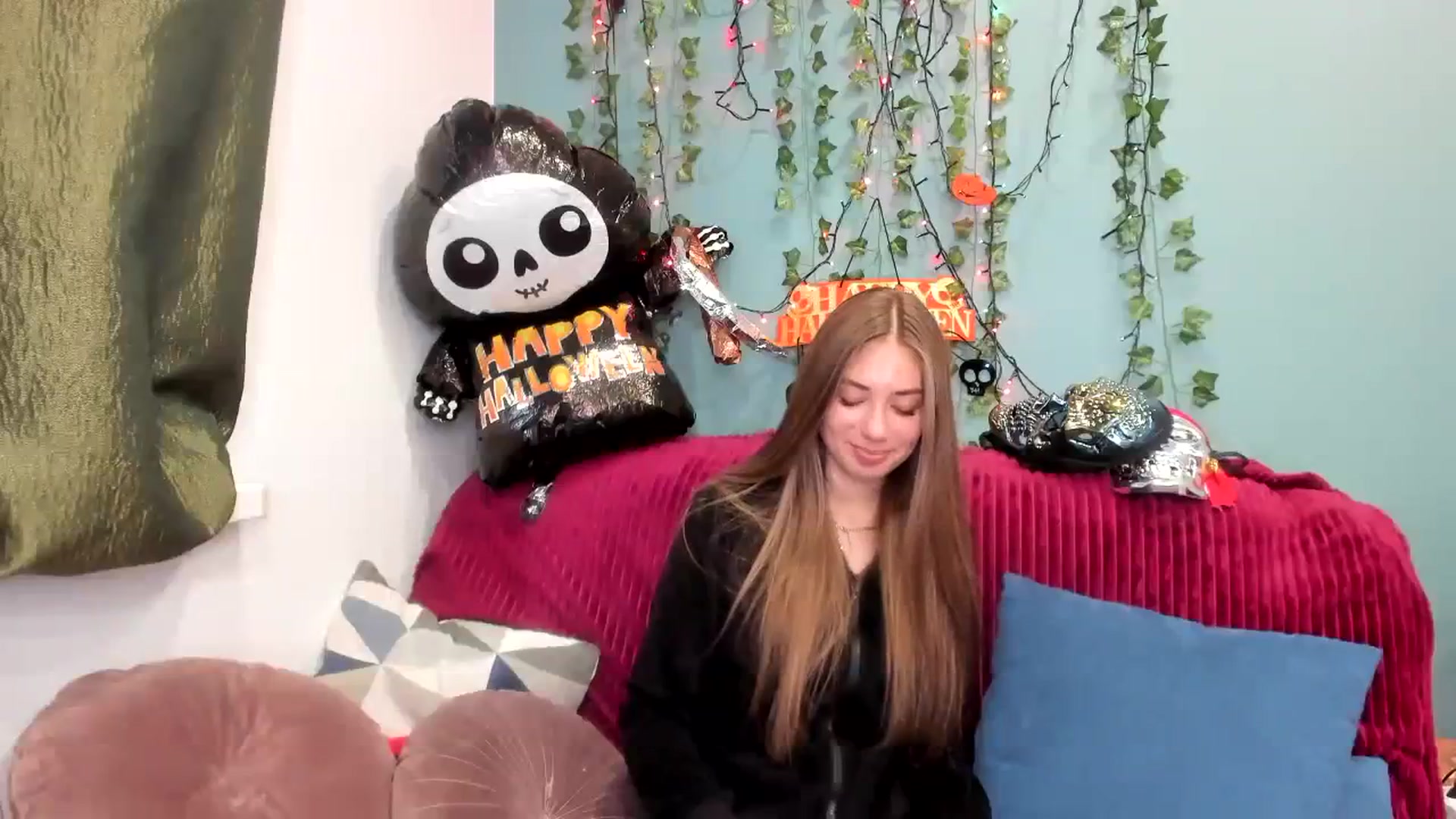 Gallery image thumbnail from Klorisse's myfreecams stream on, 11/01/2023, 12:50 image 10 of 20