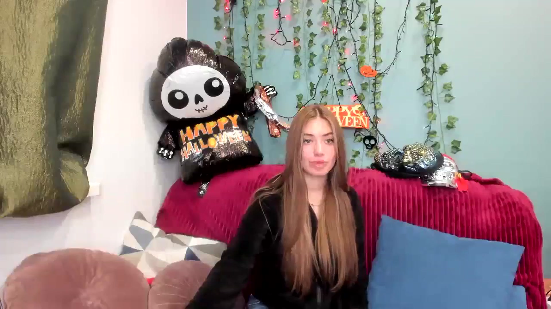 Gallery image thumbnail from Klorisse's myfreecams stream on, 11/01/2023, 12:50 image 12 of 20