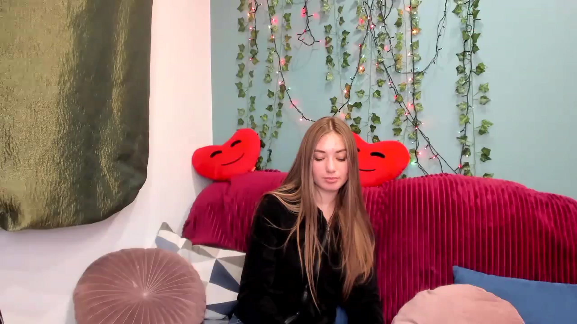 Gallery image thumbnail from Klorisse's myfreecams stream on, 11/01/2023, 14:09 image 17 of 20