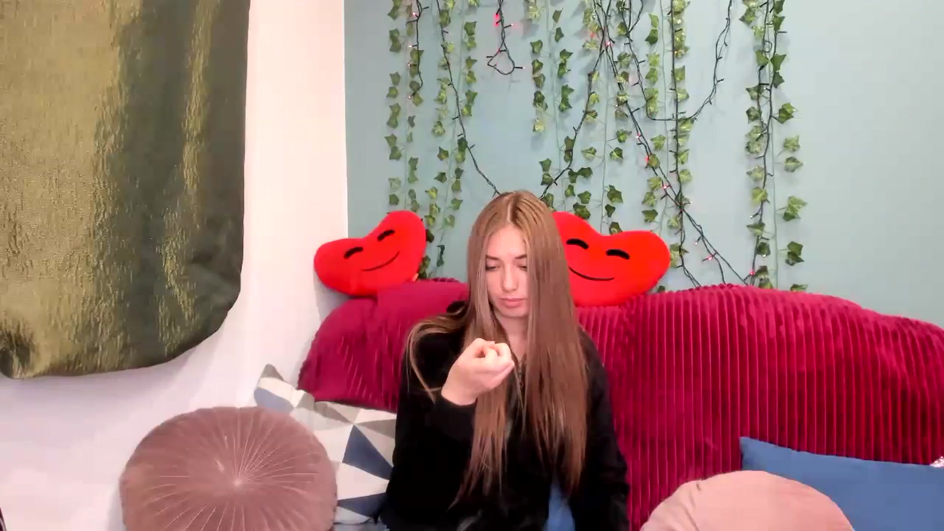 Gallery image thumbnail from Klorisse's myfreecams stream on, 11/01/2023, 14:09 image 18 of 20