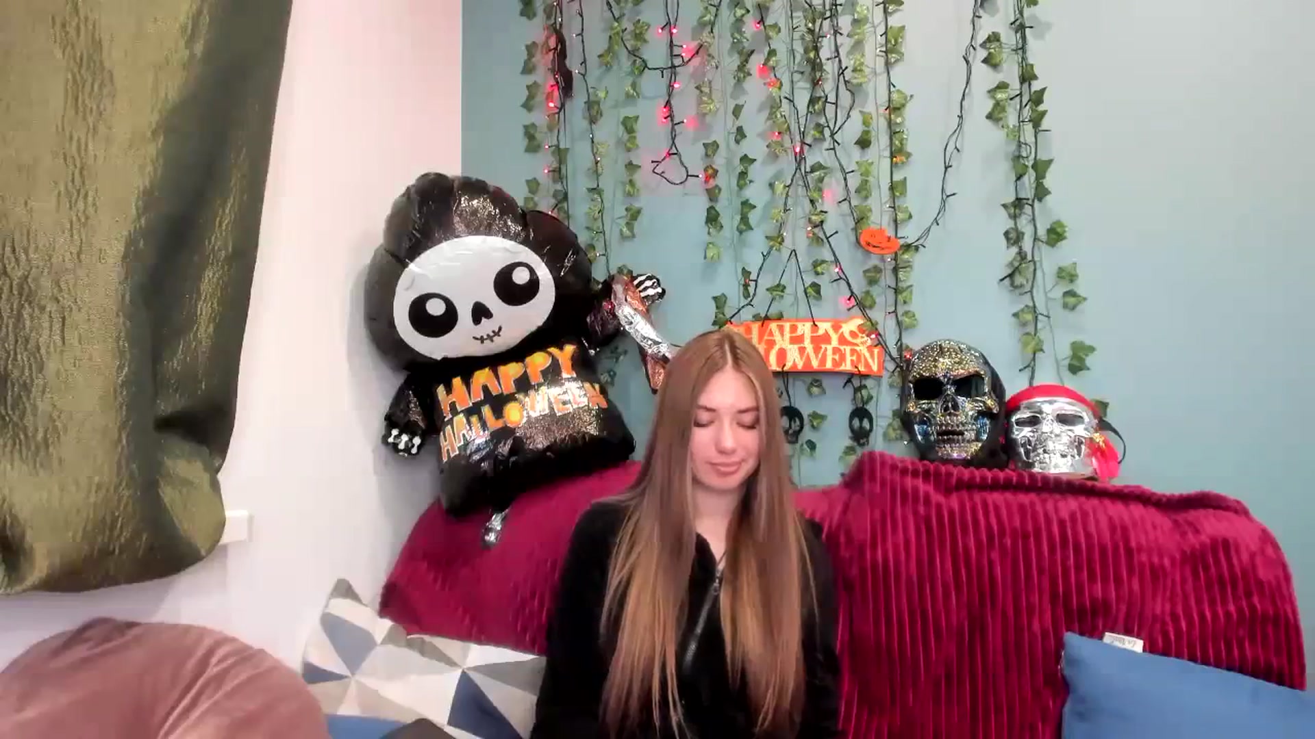 Gallery image thumbnail from Klorisse's myfreecams stream on, 11/01/2023, 14:09 image 3 of 20