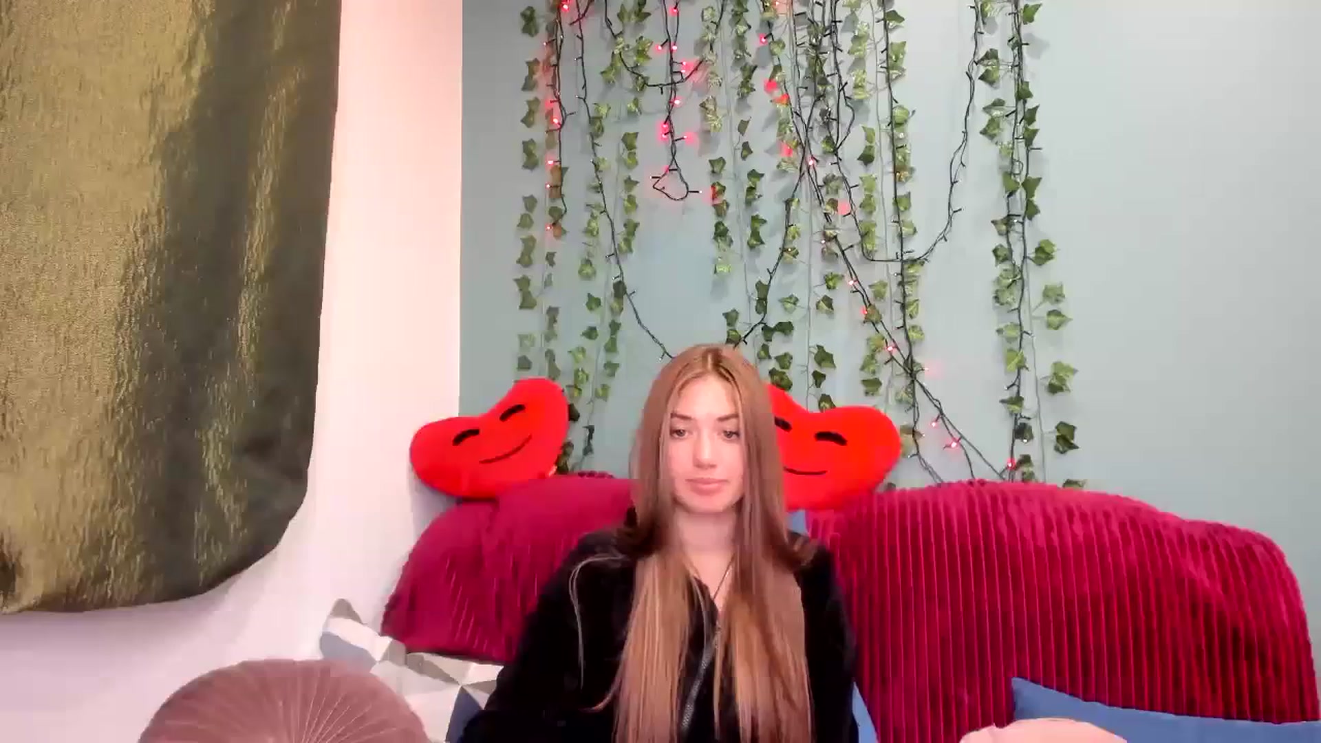 Gallery image thumbnail from Klorisse's myfreecams stream on, 11/01/2023, 14:09 image 13 of 20
