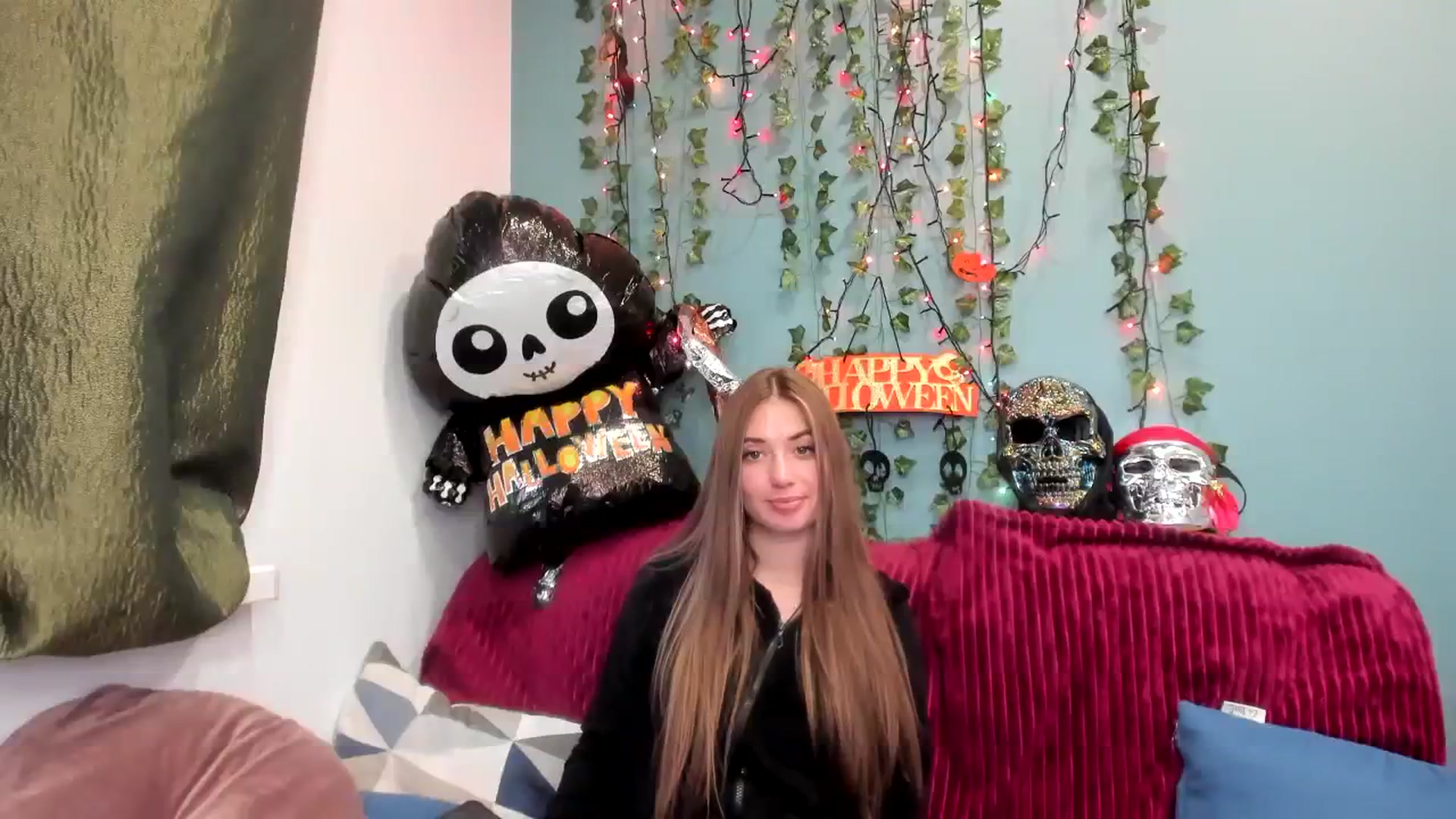 Gallery image thumbnail from Klorisse's myfreecams stream on, 11/01/2023, 14:09 image 4 of 20