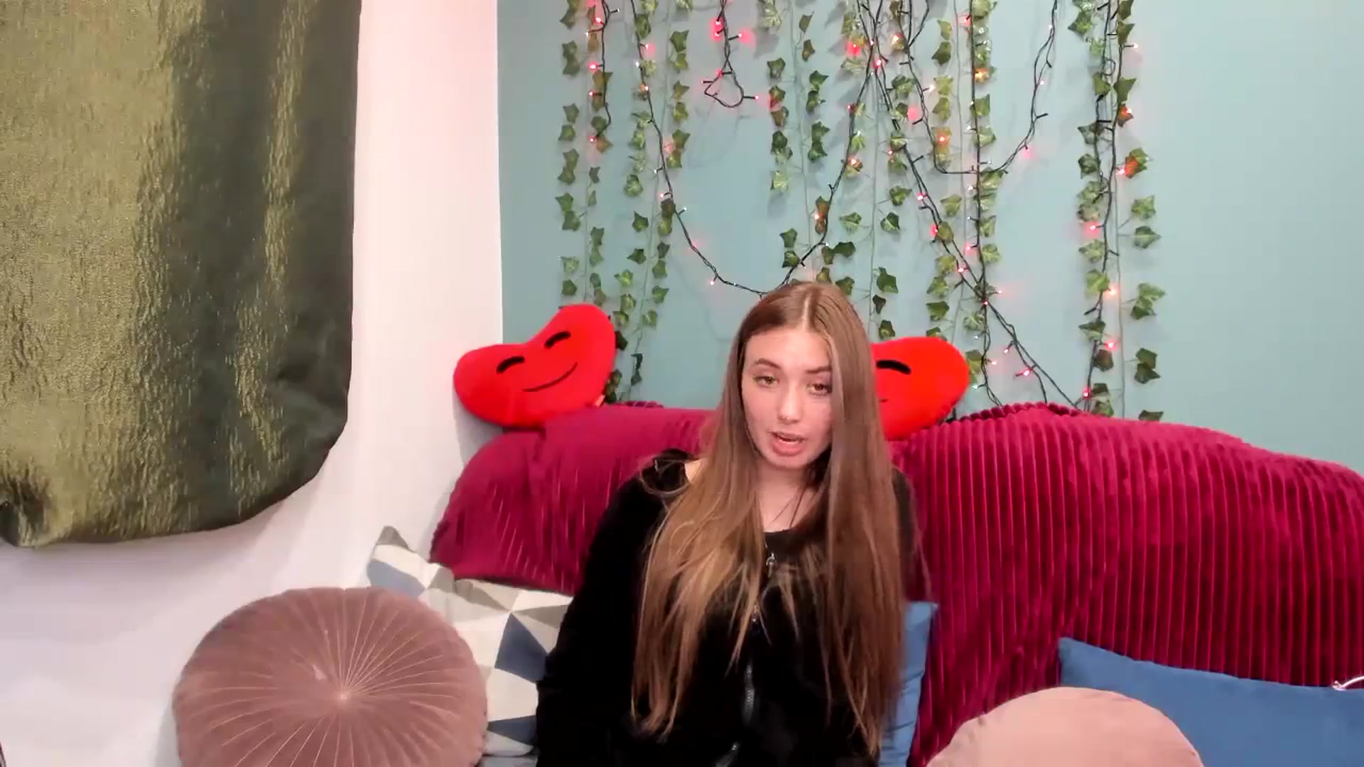 Gallery image thumbnail from Klorisse's myfreecams stream on, 11/01/2023, 15:32 image 12 of 20